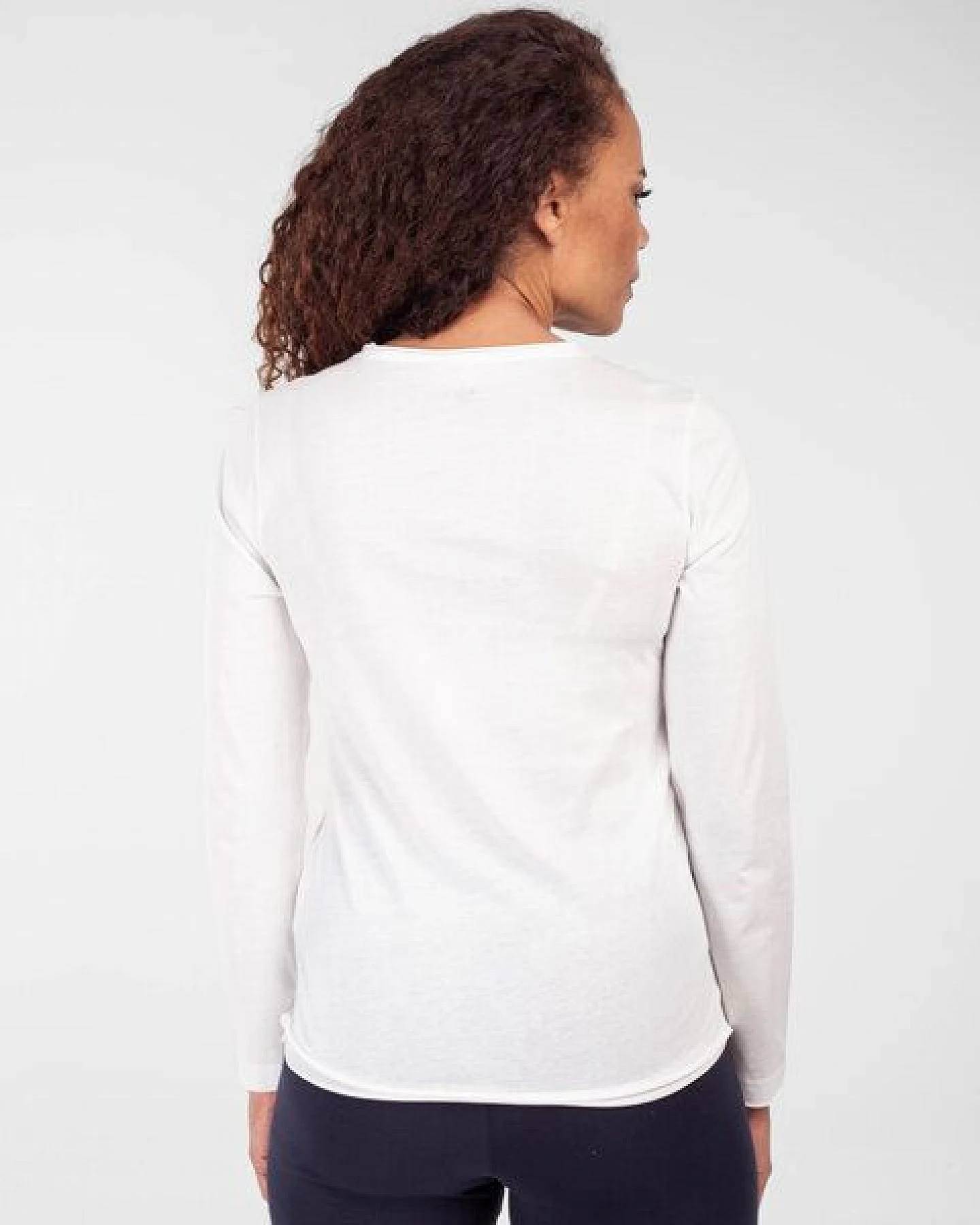 Alma & Lovis Smartes Langarmshirt aus Bio-Baumwolle – Ansicht 4