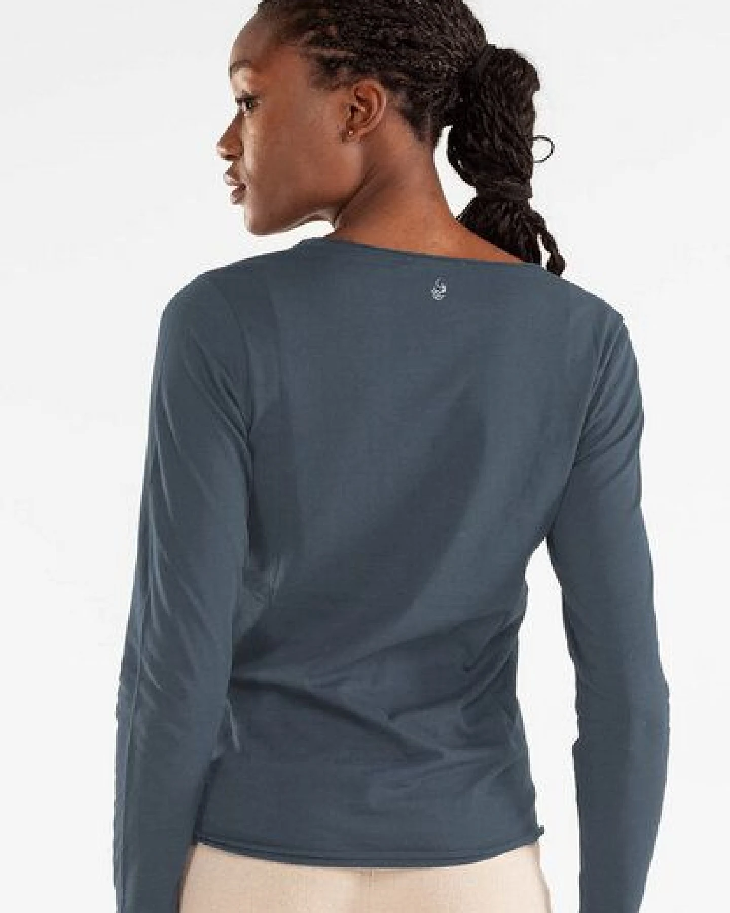 Alma & Lovis Smartes Langarmshirt aus Bio-Baumwolle – Ansicht 2