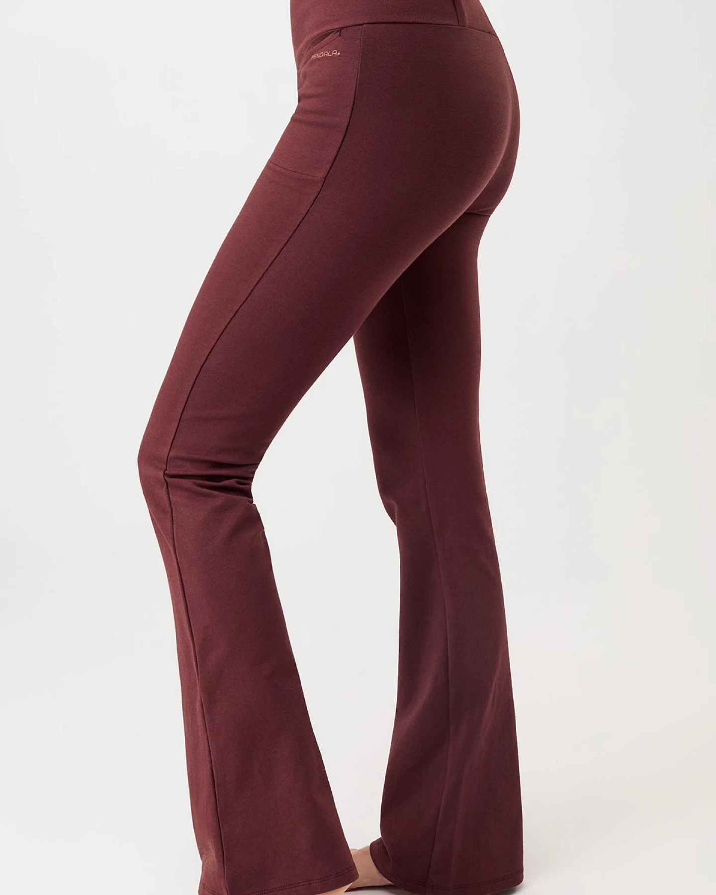 MANDALA Damen vegan Hose Back Envelope Ruby – Ansicht 2