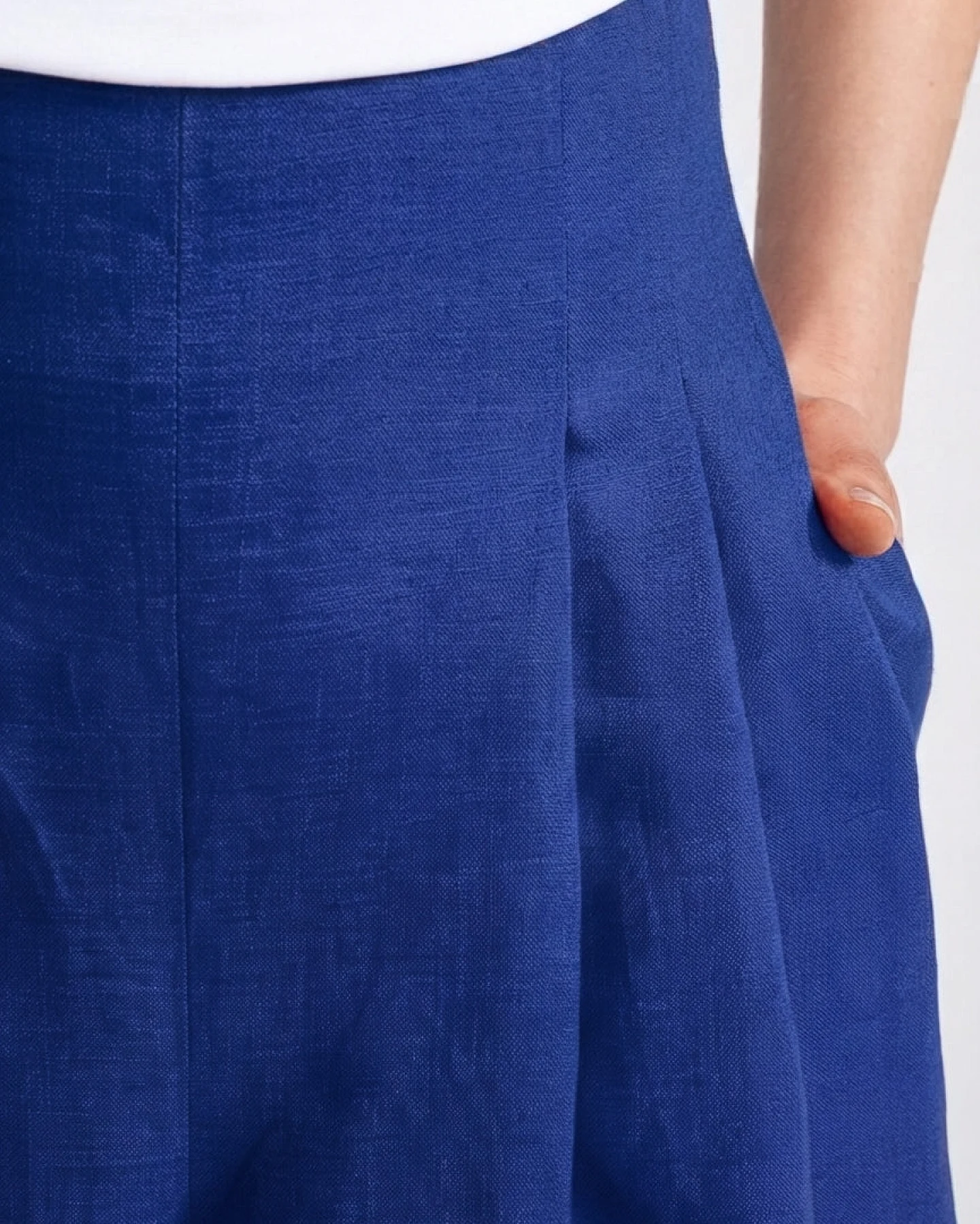 De IONESCU Damen vegan Hose Deva In Königsblau – Ansicht 2