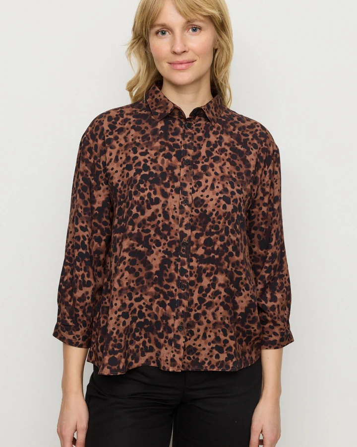 Recolution Damen vegan Bluse Cypress Leo Cognac-Braun