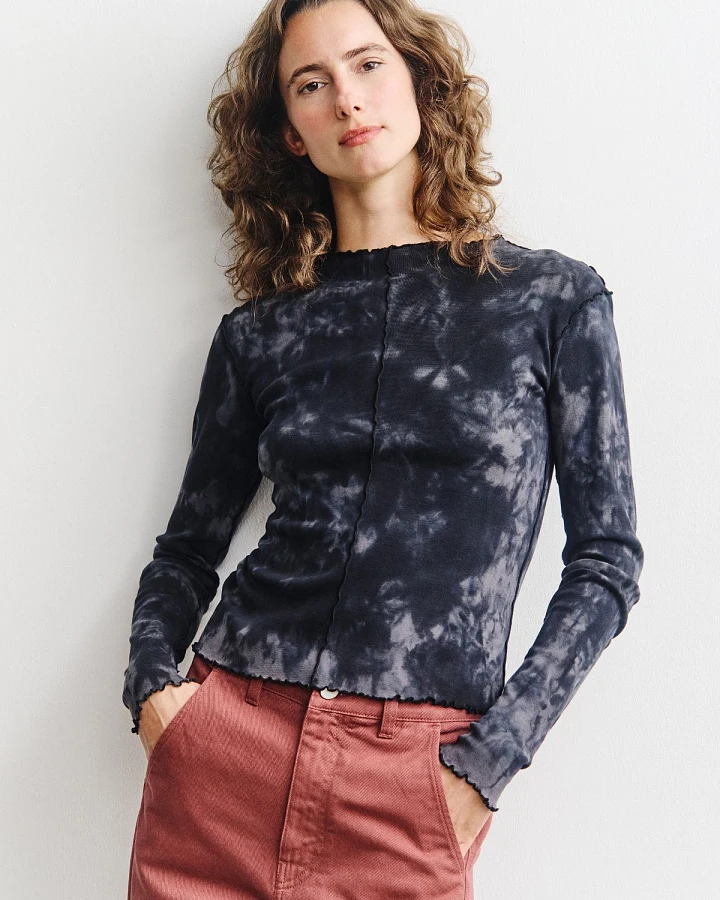 Produktseite: Longsleeve Pin-Tucked Tie Die Schwarz