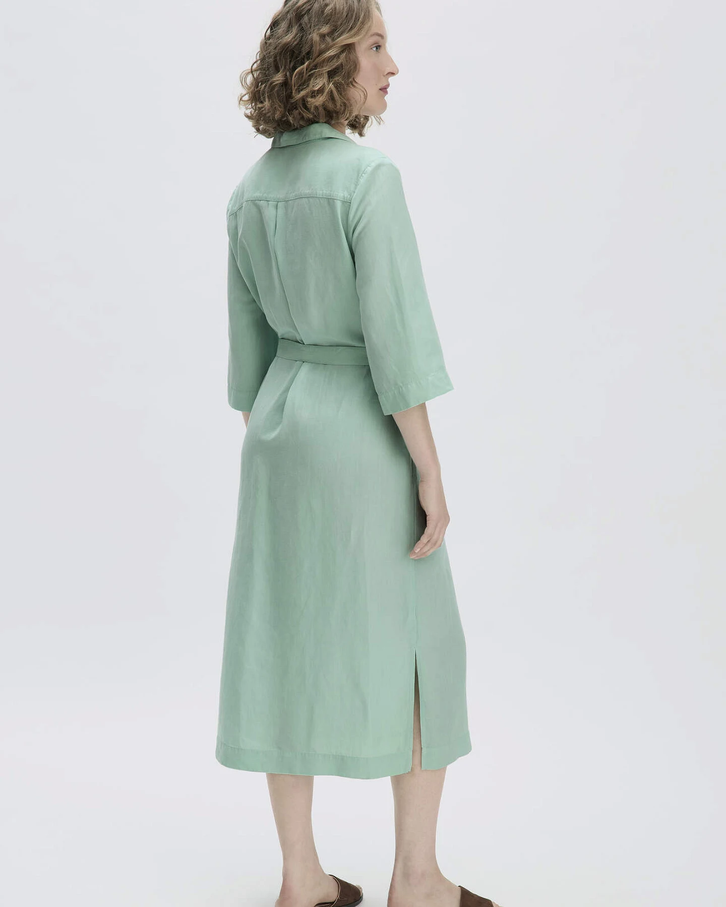 hessnatur Damen Kleid Midi Relaxed aus TENCEL Lyocell mit Leinen - grün - Größe 36 – Ansicht 2
