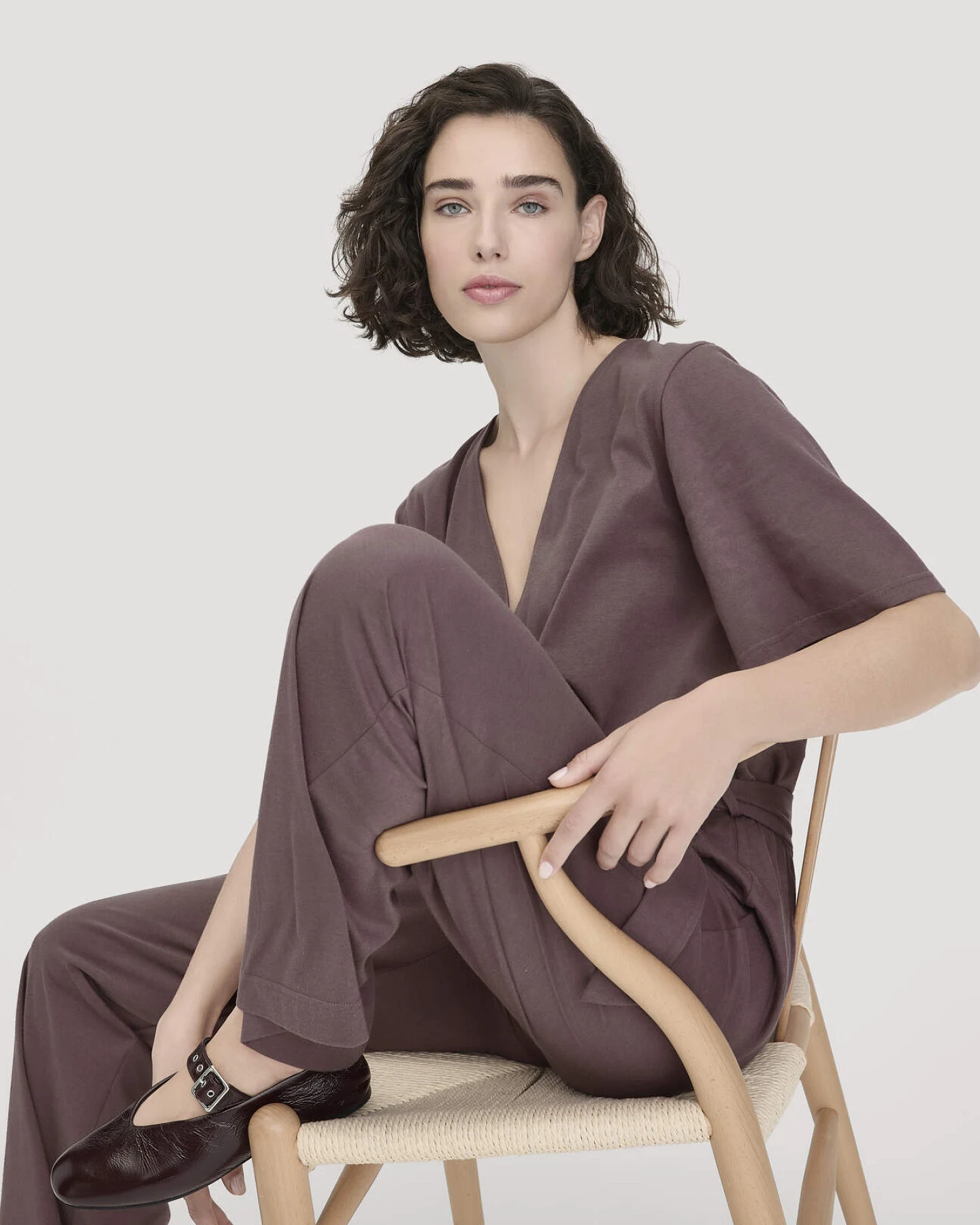 hessnatur Damen Jersey Overall Relaxed aus Bio-Baumwolle - lila - Größe 44 – Ansicht 4