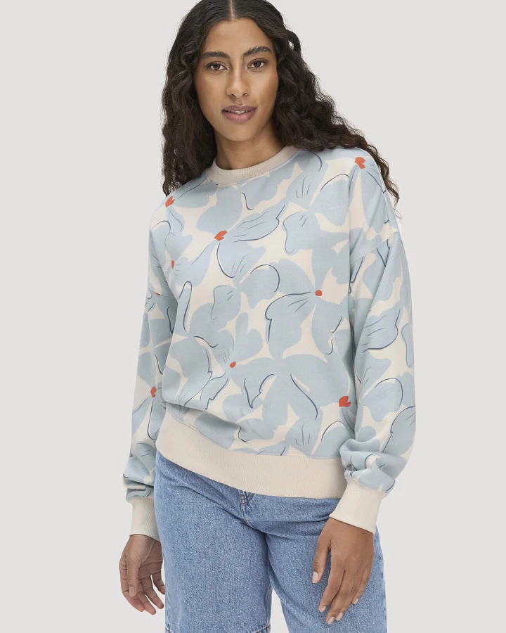 hessnatur Damen Print Sweatshirt Oversize BETTER RECYCLING aus Bio-Baumwolle - blau - Größe S