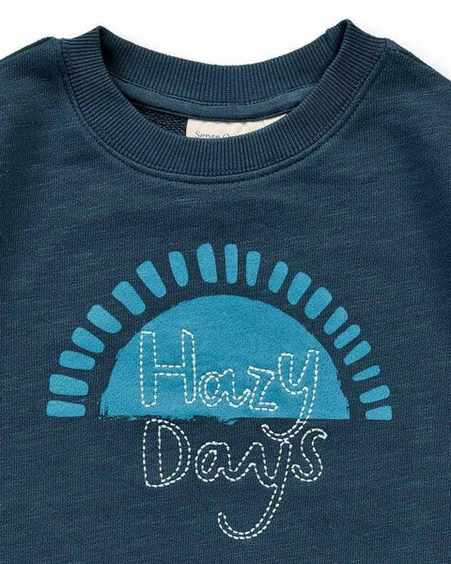 Sense Organics Kinder Sweatshirt mit Sonnenstickerei, Modell DARI – Ansicht 2