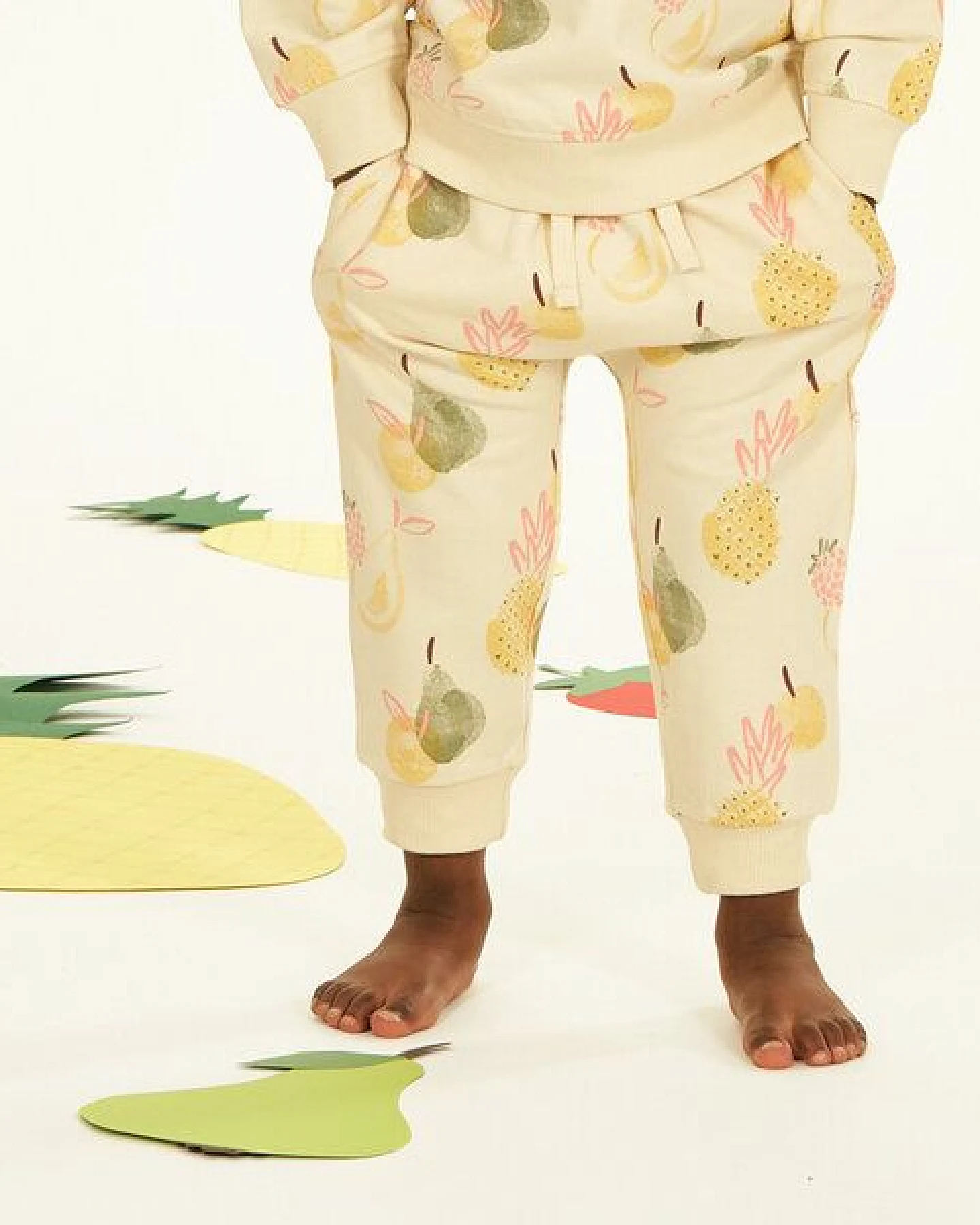 Sense Organics Babyhose mit Früchtedruck, Modell WYNNE – Ansicht 2