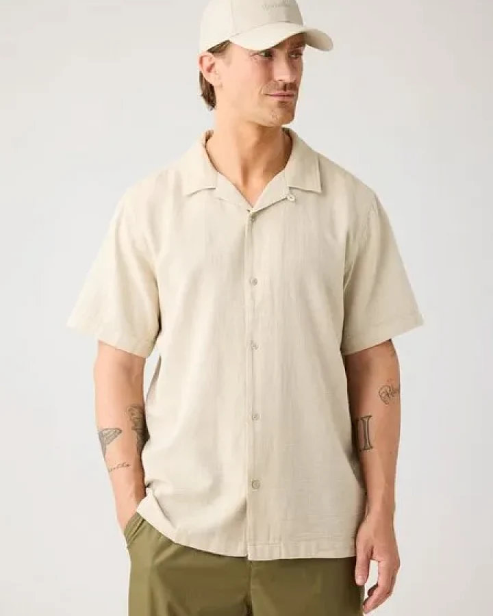 KnowledgeCotton Apparel Lockeres Kurzarmhemd aus Bio-Baumwolle