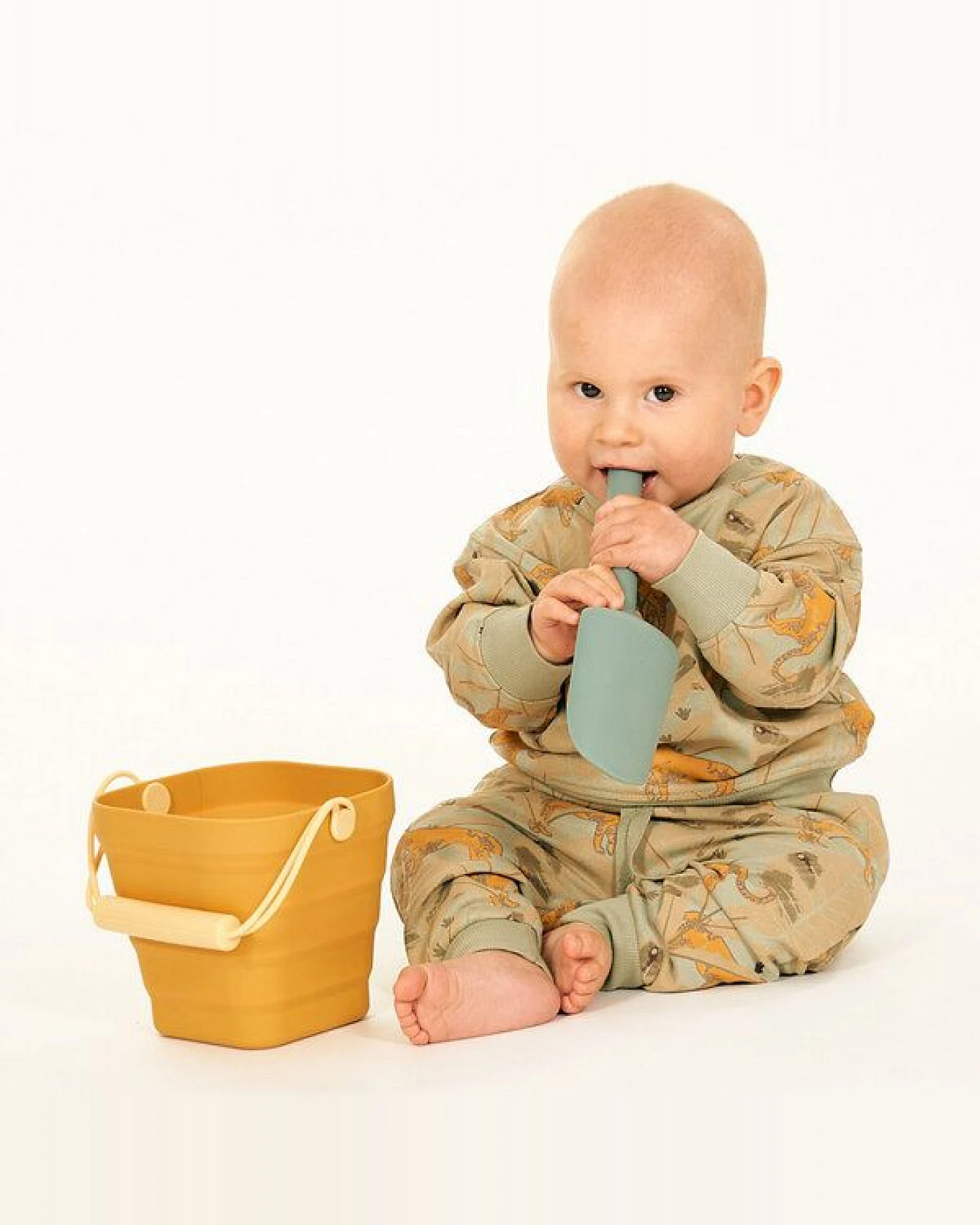 Sense Organics Baby Sweatshirt mit Dschungeldruck, Modell SIAM – Ansicht 2