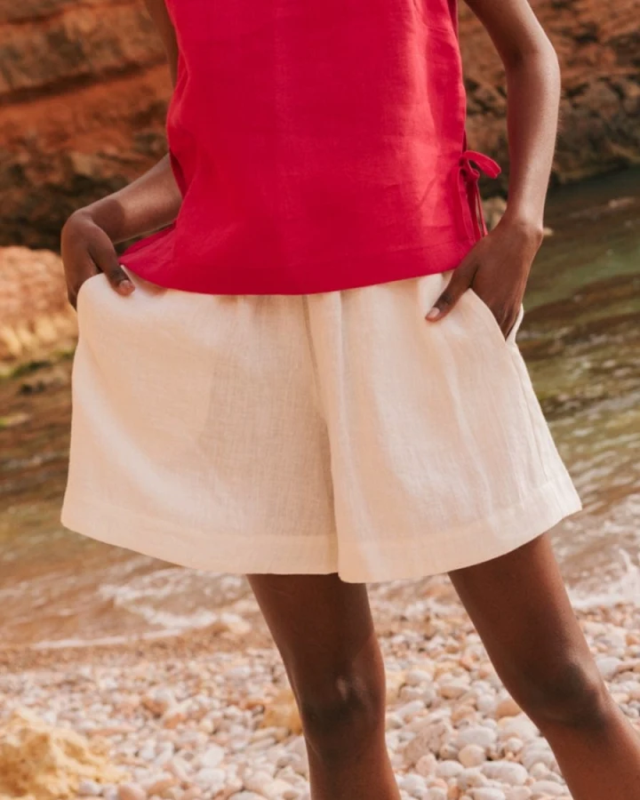 AmourLinen Damen vegan Shorts Betty Klassisch Weiß