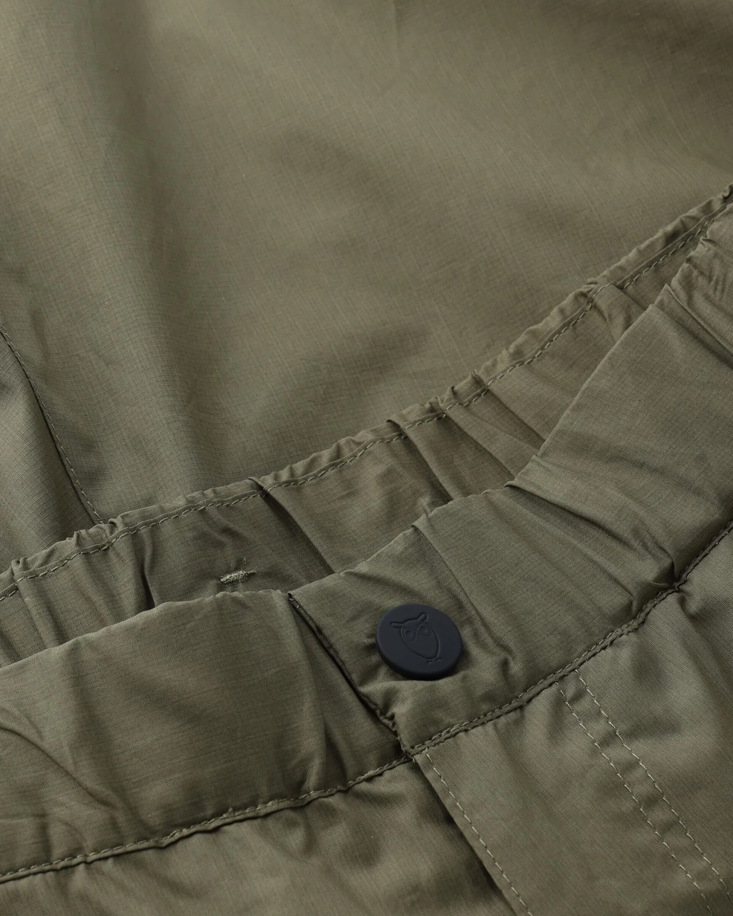 KnowledgeCotton Apparel Damen vegan Shorts Damen Sky Relaxed Vent Ripstop 90 Burned Olive – Ansicht 2