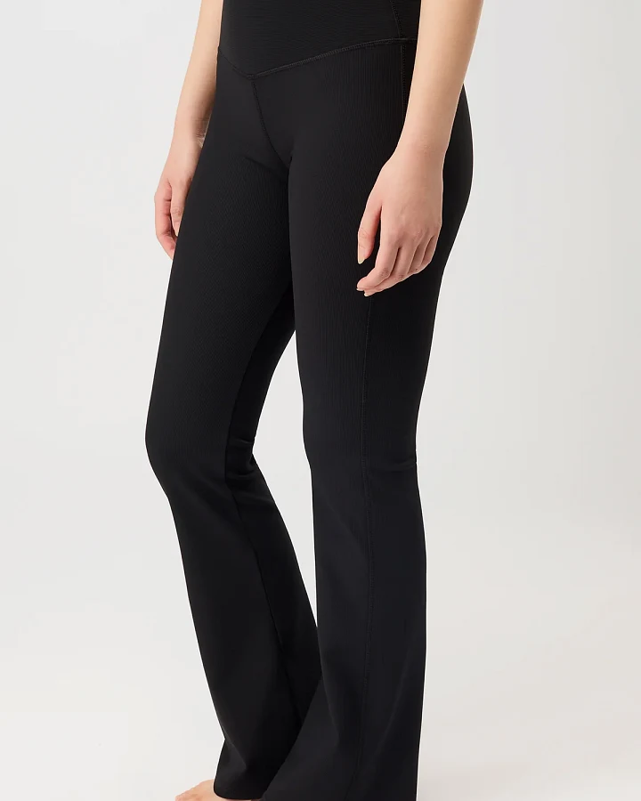 MANDALA Damen vegan Hose Flared & Ribbed Schwarz