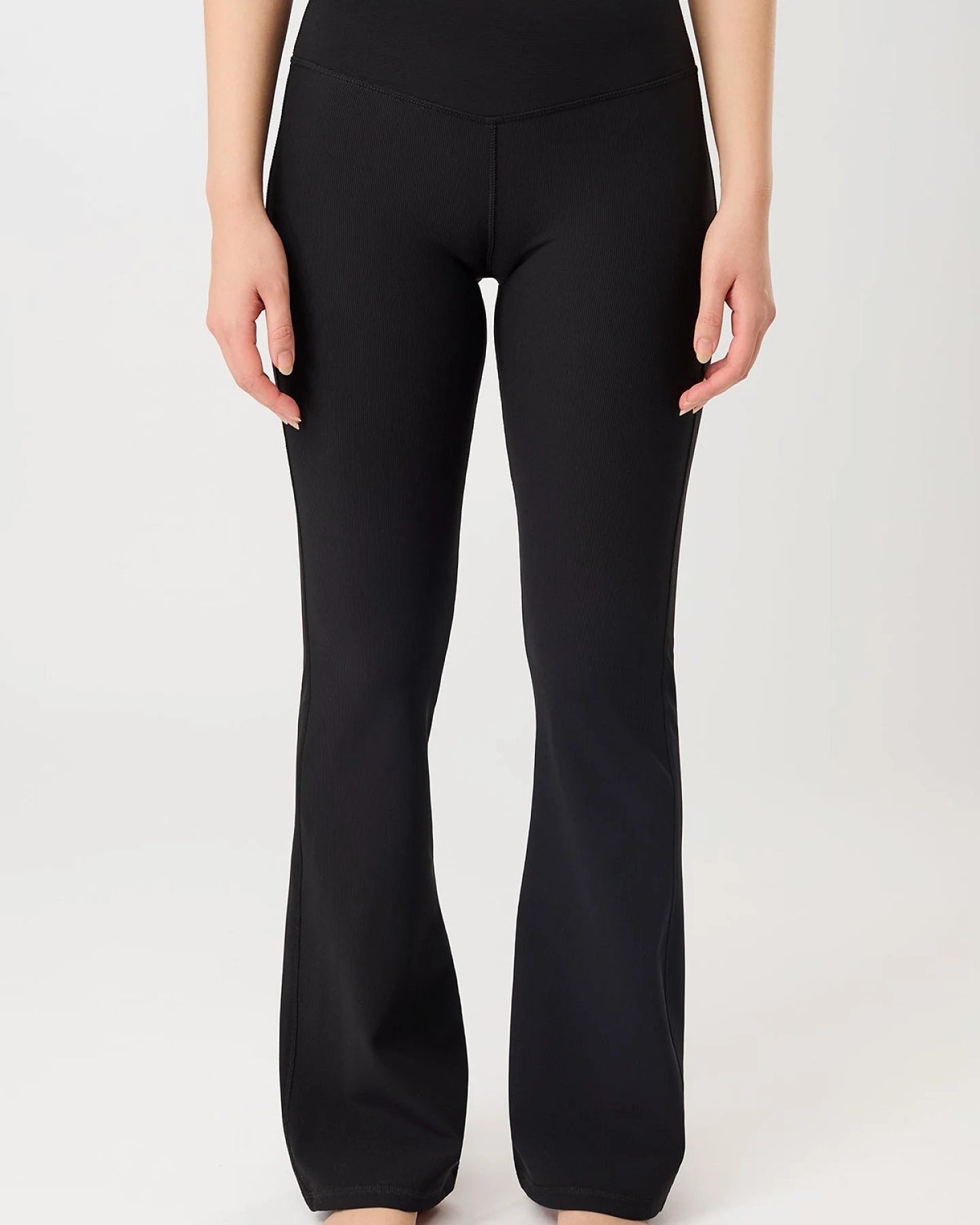 MANDALA Damen vegan Hose Flared & Ribbed Schwarz – Ansicht 2
