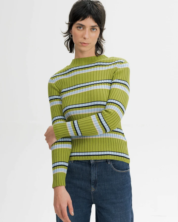 Produktseite: Geripptes Longsleeve Modell: Namari