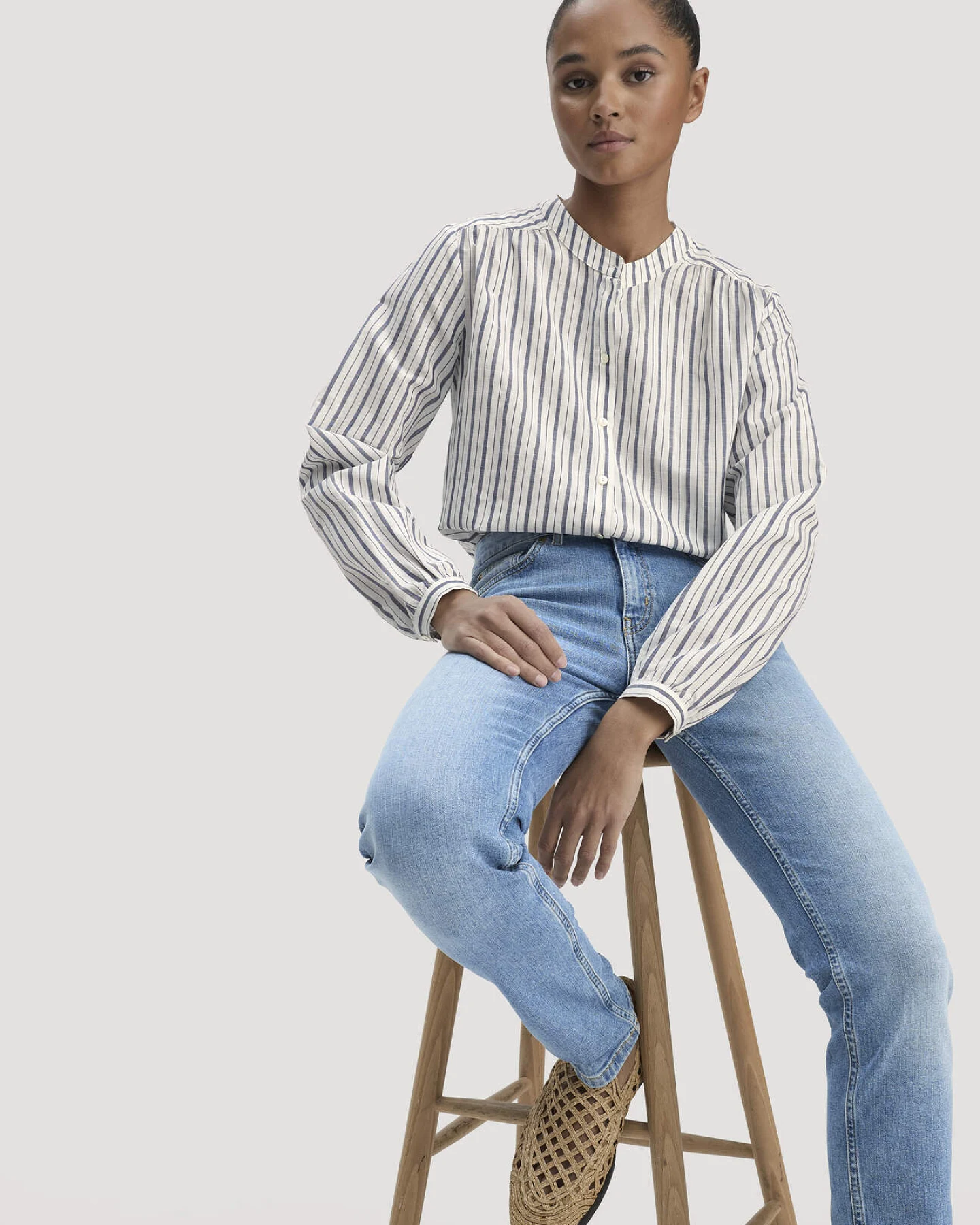 hessnatur Damen Jeans LEA Mid Rise Slim aus Bio-Denim - blau - Größe 26/30 – Ansicht 4