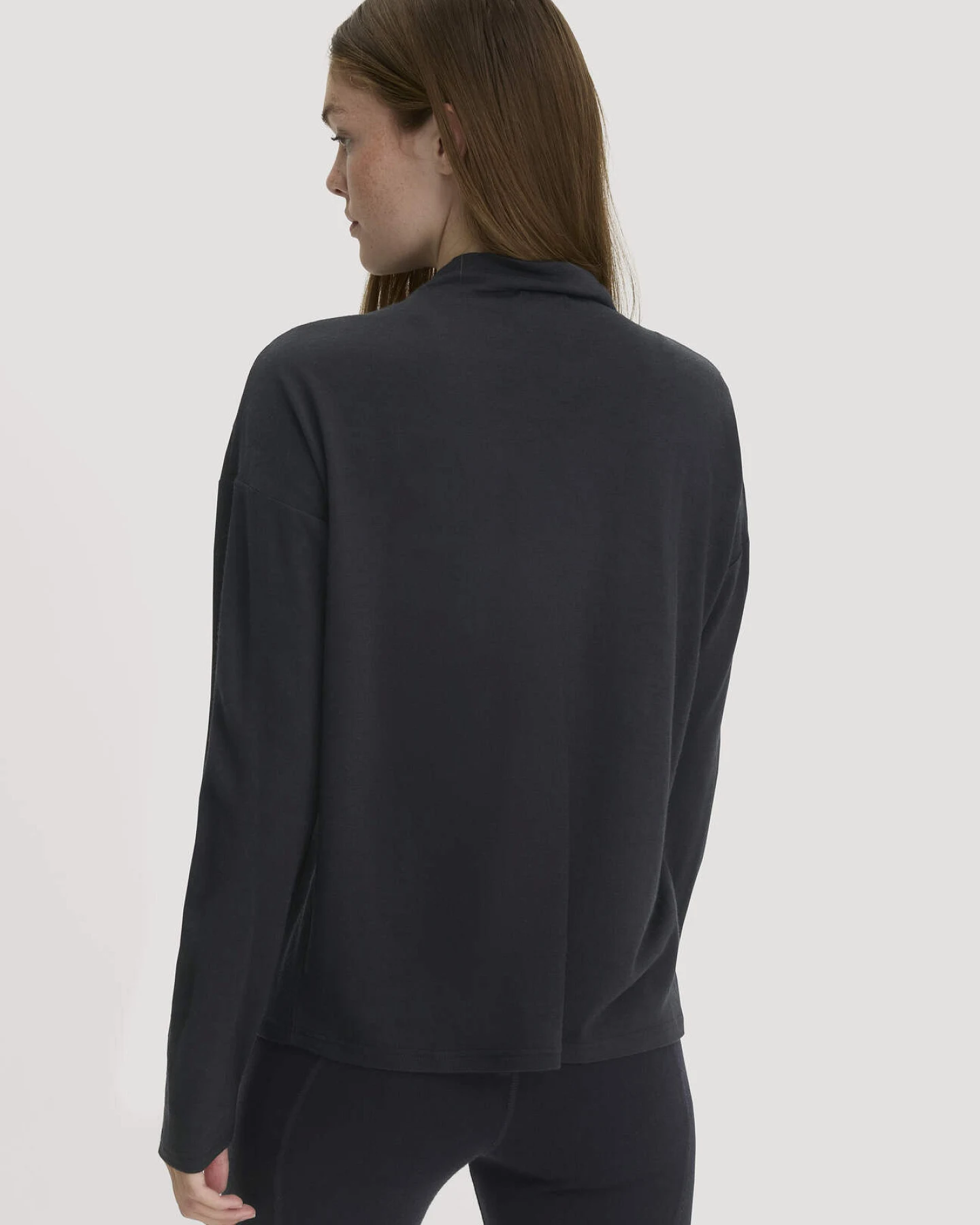 hessnatur Loungewear Longsleeve Oversize aus Bio-Merinowolle - schwarz - Größe XL – Ansicht 3