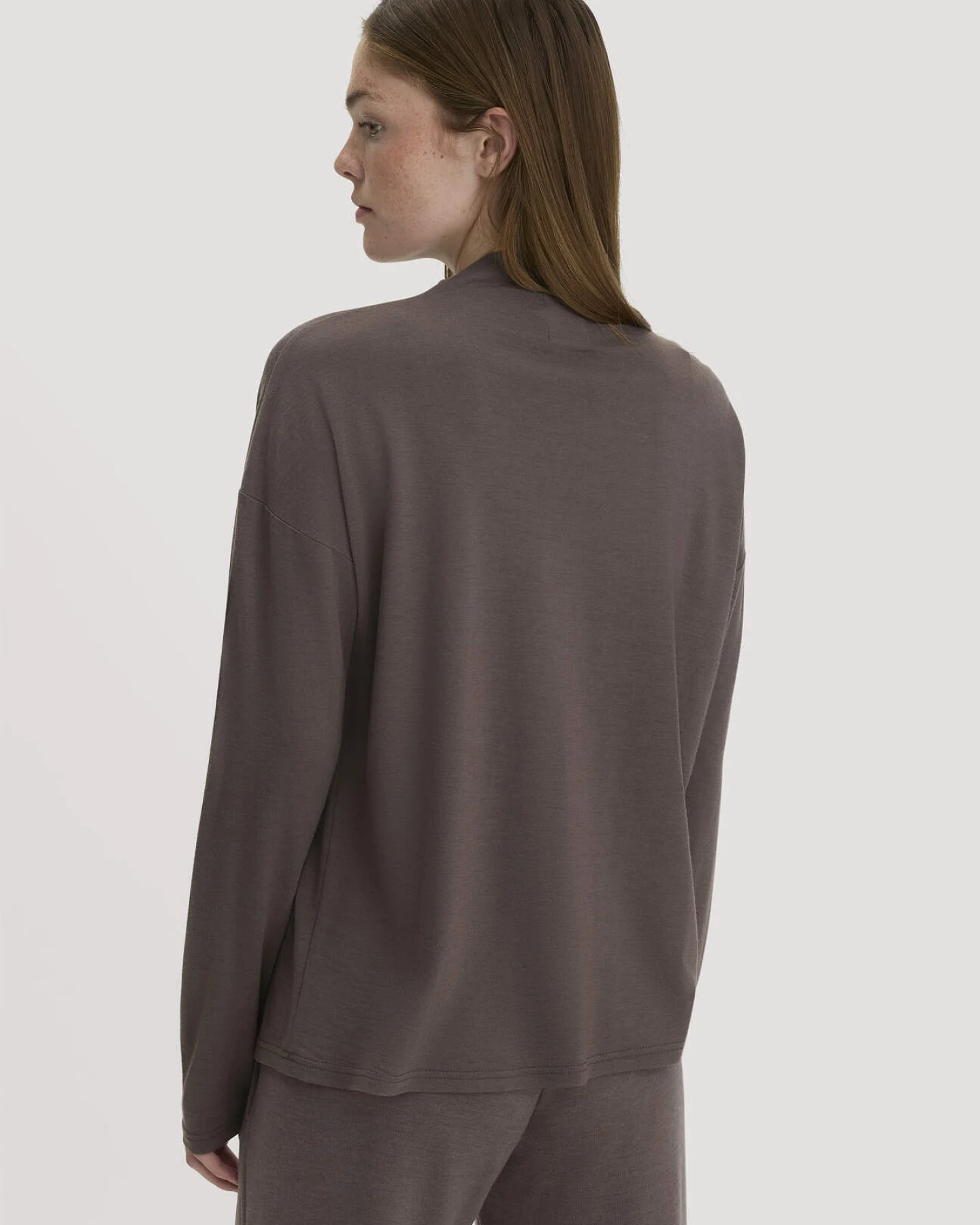 hessnatur Loungewear Longsleeve Oversize aus Bio-Merinowolle - lila - Größe M – Ansicht 3