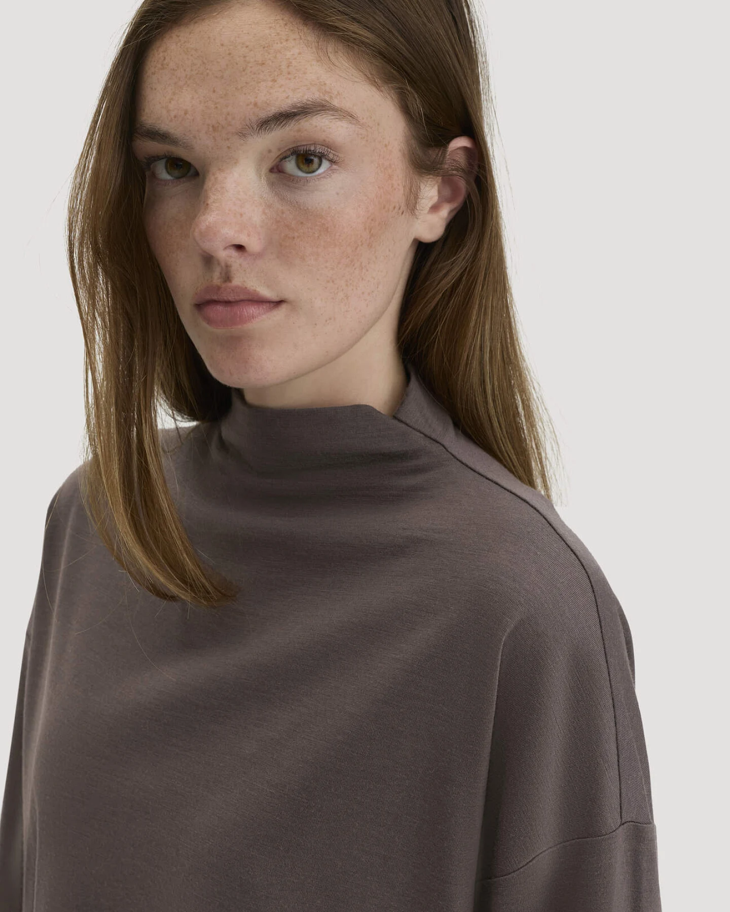 hessnatur Loungewear Longsleeve Oversize aus Bio-Merinowolle - lila - Größe XL – Ansicht 4