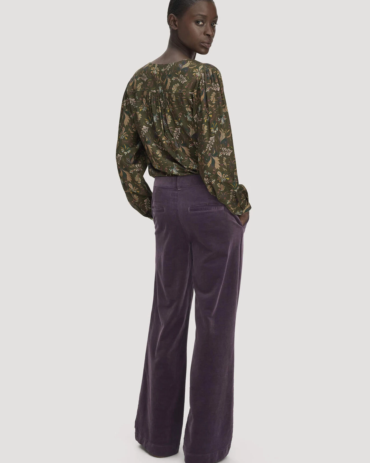 hessnatur Damen Cordhose Wide Leg aus Bio-Baumwolle - lila - Größe 38 – Ansicht 2