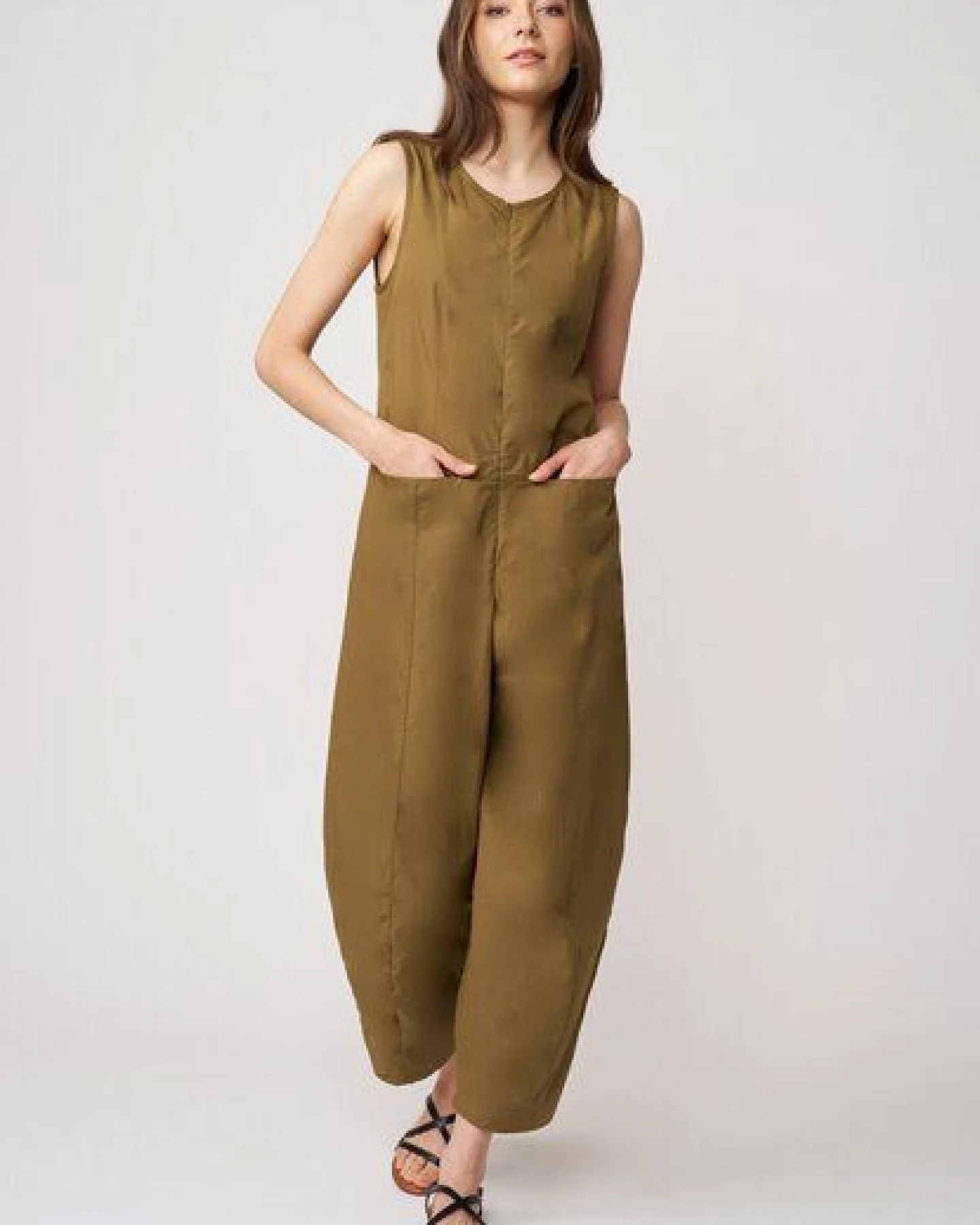 LANA Organic Jumpsuit aus Bio Baumwolle für Damen, Modell Hanja – Ansicht 4