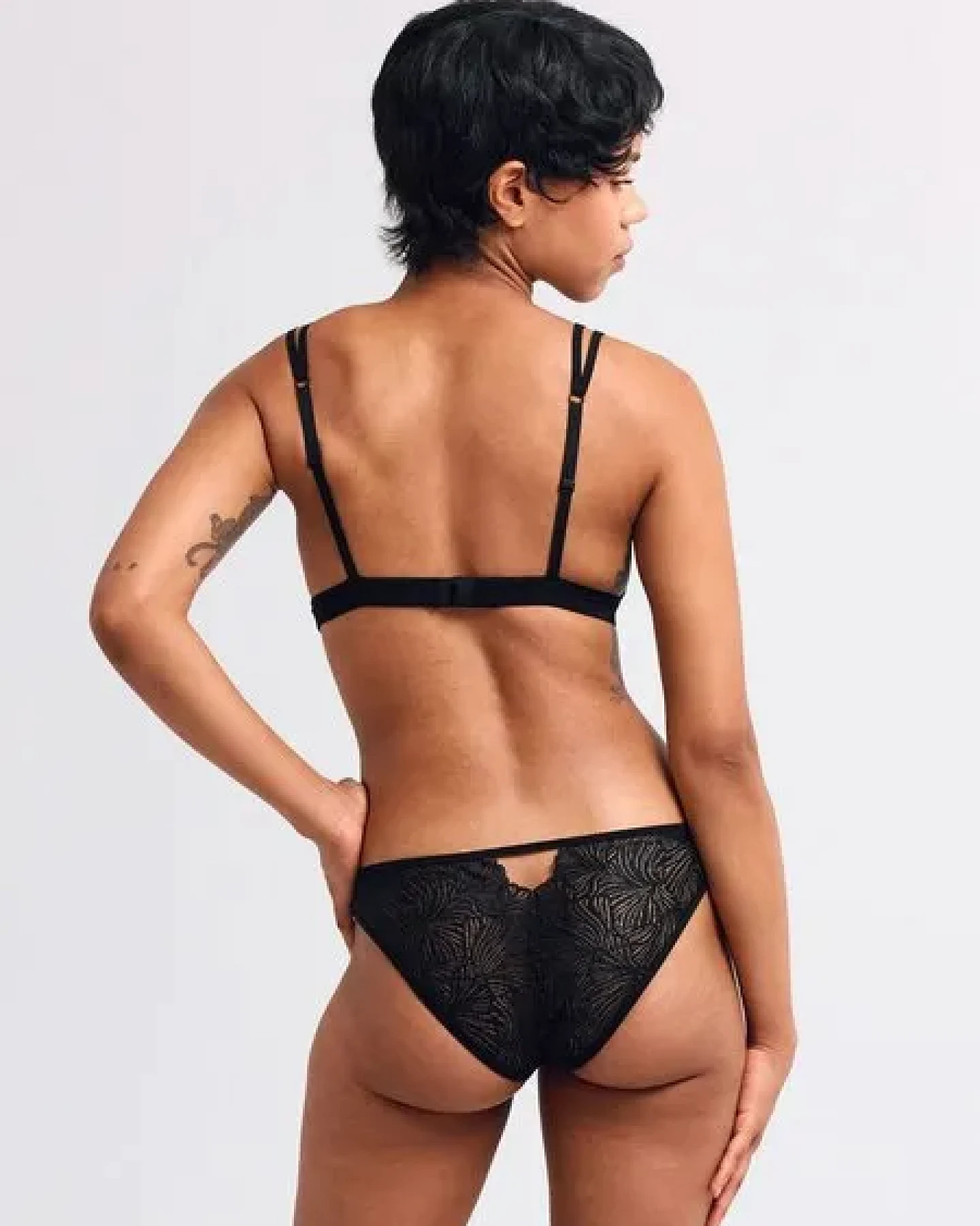 erlich textil Fluid Lace bügelloser Cut-Out Bralette mit Spitze aus recyceltem Polyamid, made in Europe – Ansicht 2