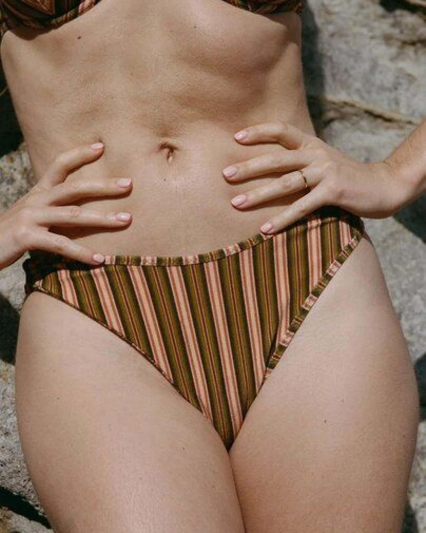 Nénés Tanga Sammy – Streifen – Ansicht 2