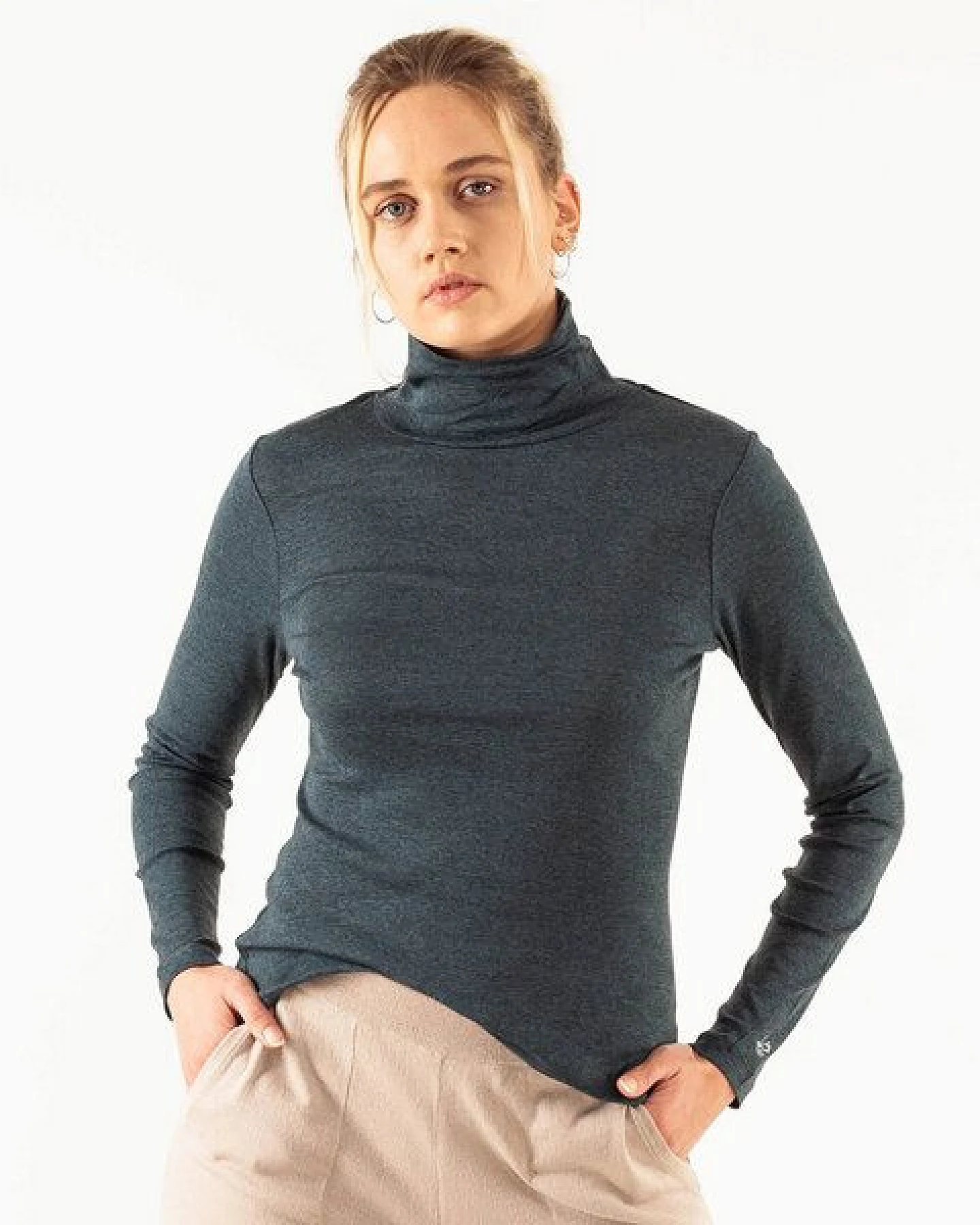 Alma & Lovis Rollkragenshirt aus Bio-Baumwoll-Jersey – Ansicht 2