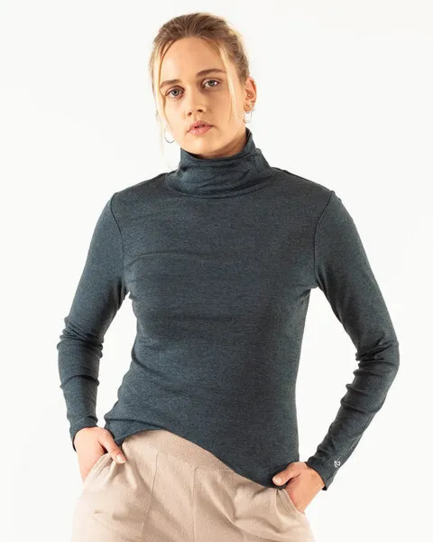 Alma & Lovis Rollkragenshirt aus Bio-Baumwoll-Jersey – Ansicht 2