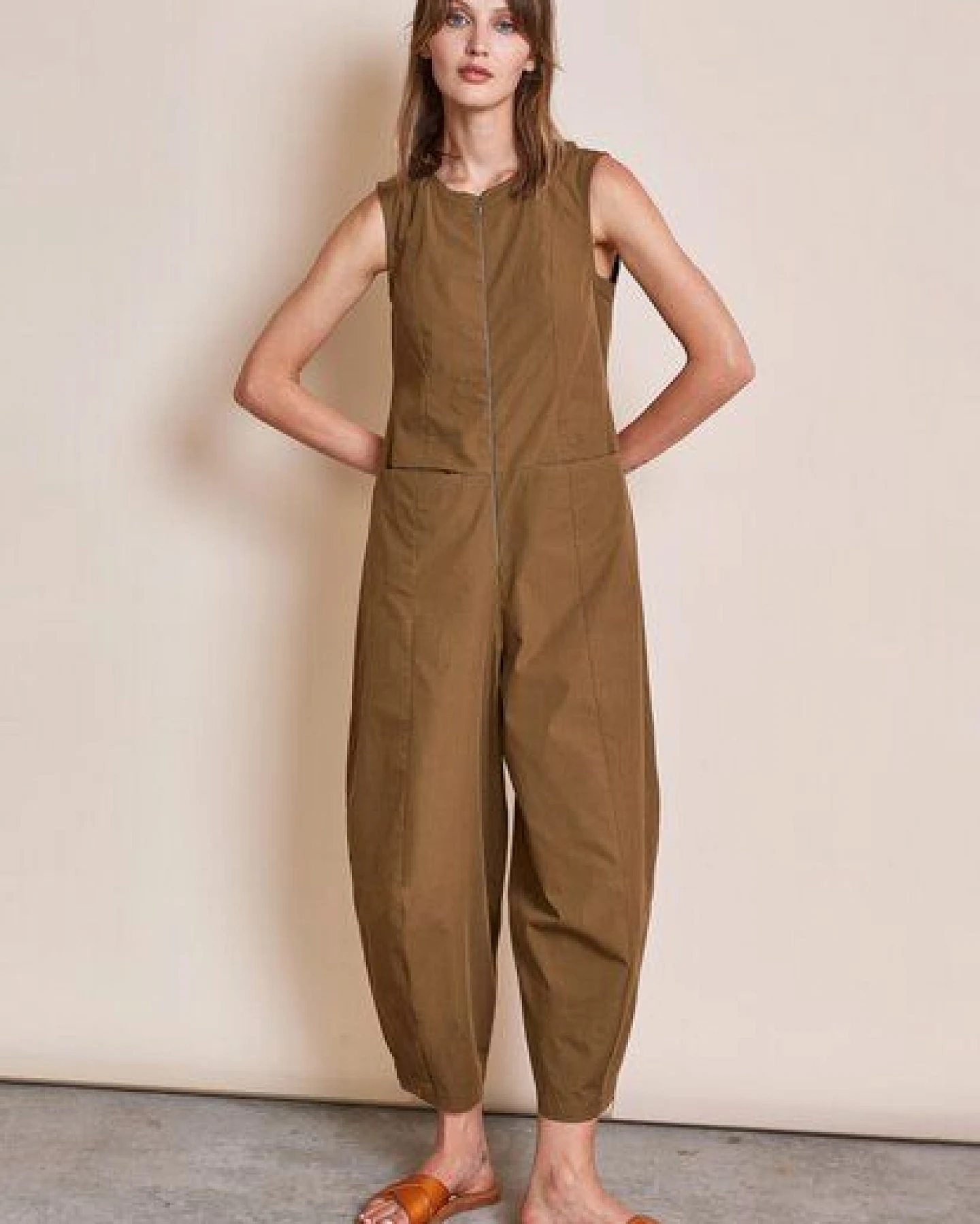 LANA Organic Jumpsuit aus Bio Baumwolle für Damen, Modell Hanja – Ansicht 2