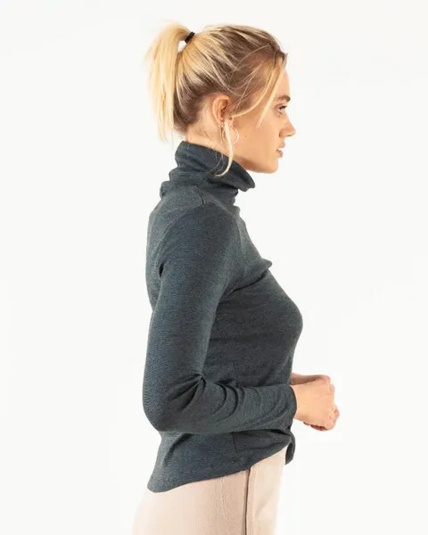 Alma & Lovis Rollkragenshirt aus Bio-Baumwoll-Jersey – Ansicht 4