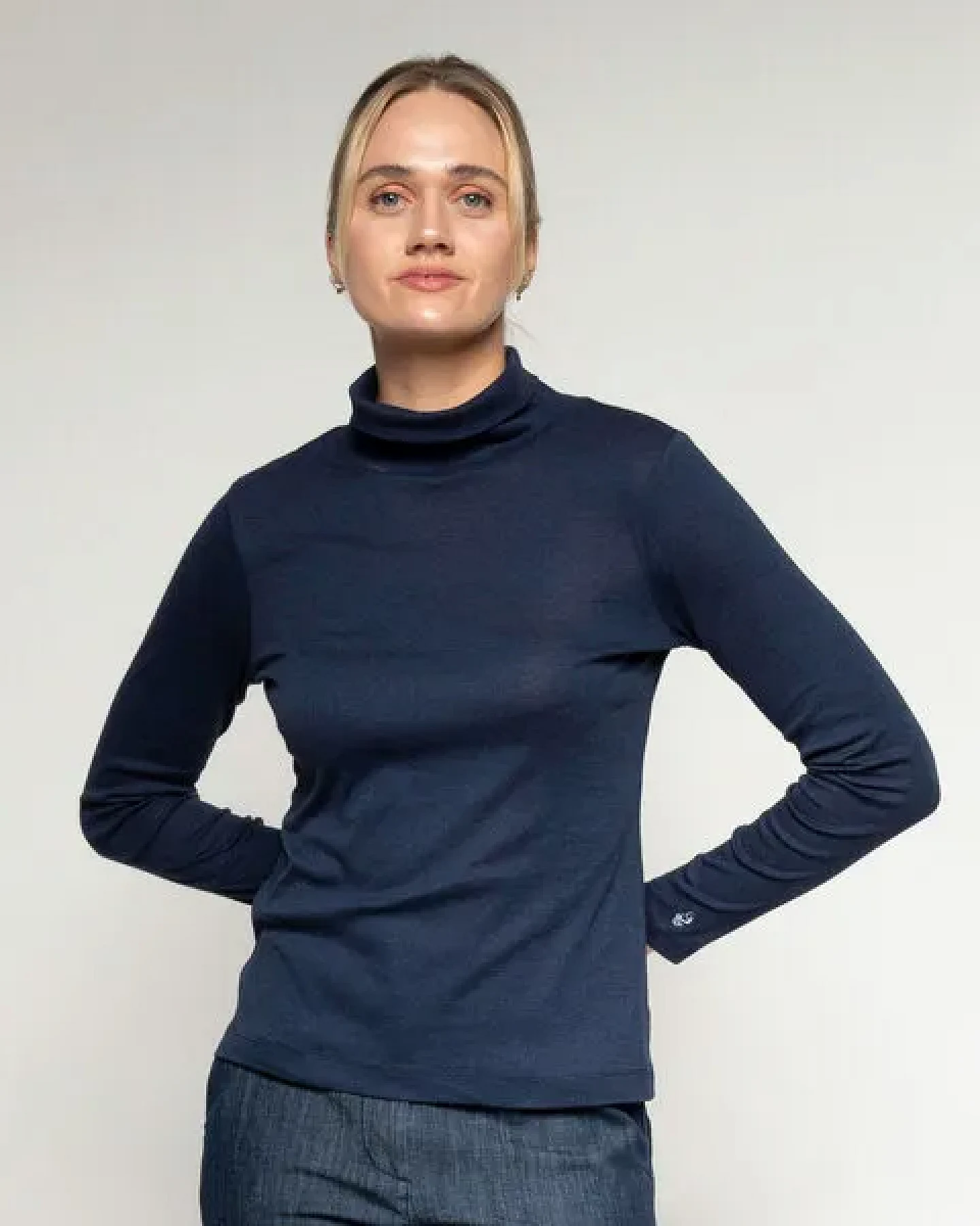 Alma & Lovis Rollkragenshirt aus Bio-Baumwoll-Jersey – Ansicht 2