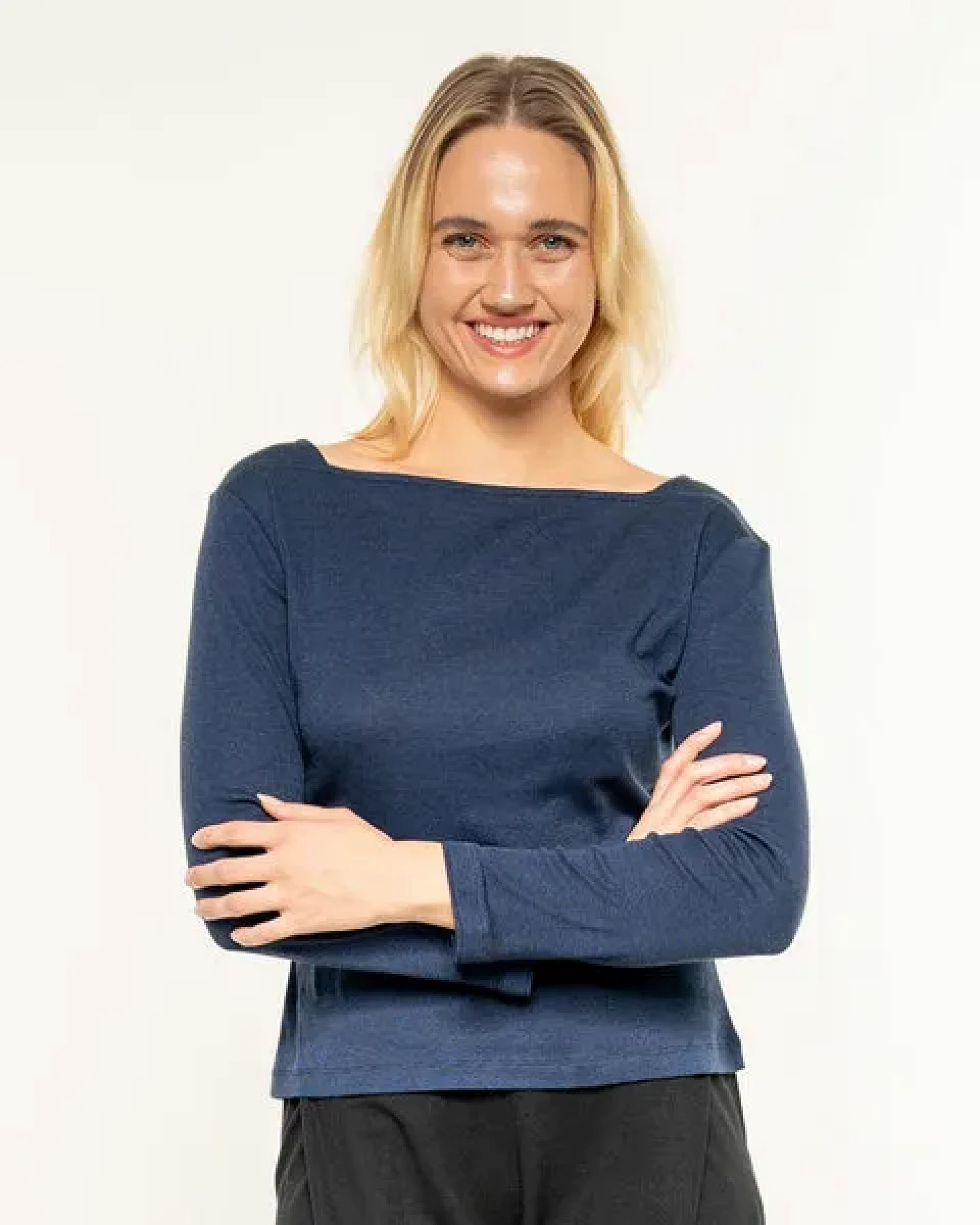 Alma & Lovis Softes Ringel-Langarmshirt aus Bio-Baumwolle – Ansicht 3