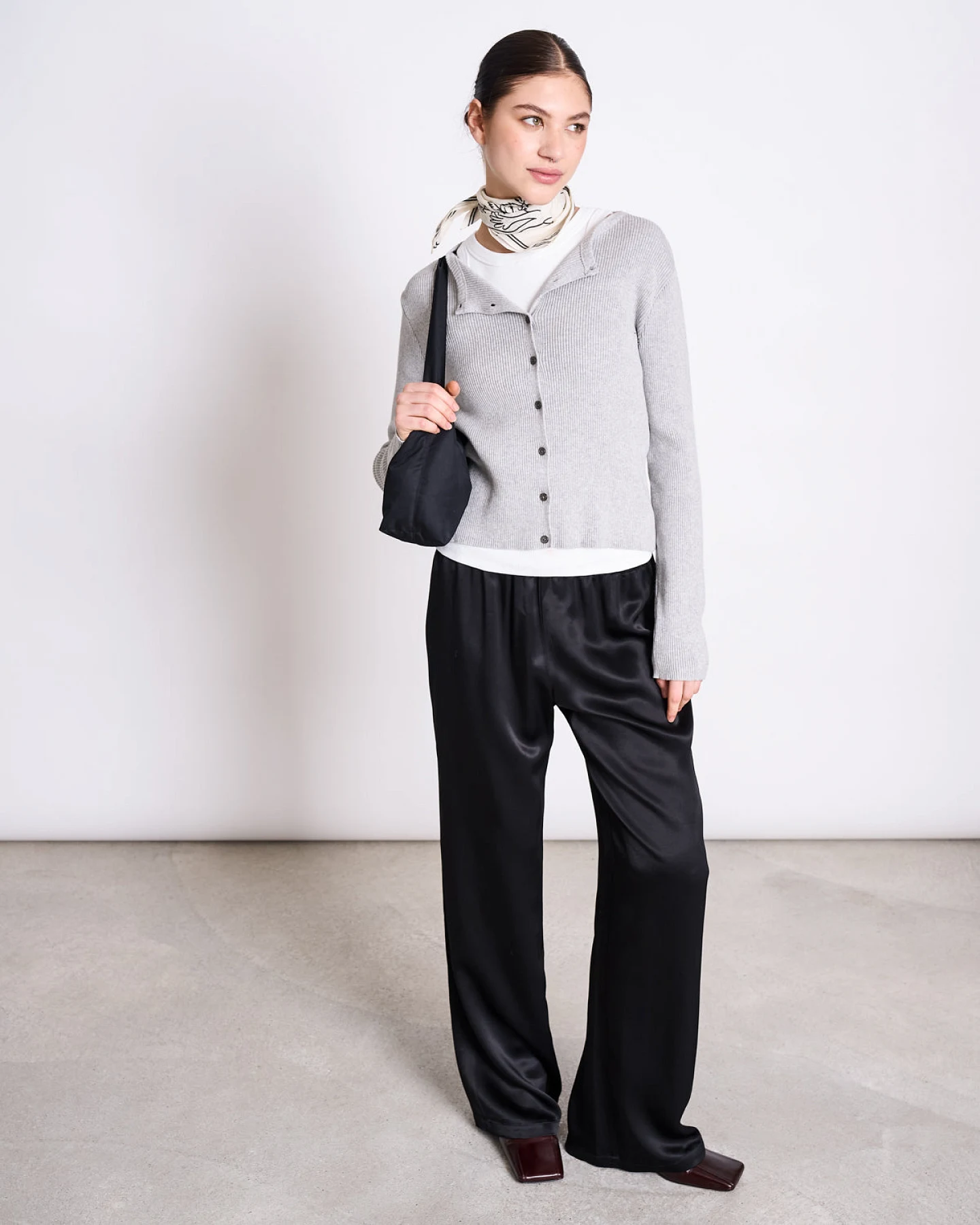 JAN 'N JUNE Damen vegan Strickjacke Glimt Hellgrau Gots – Ansicht 2