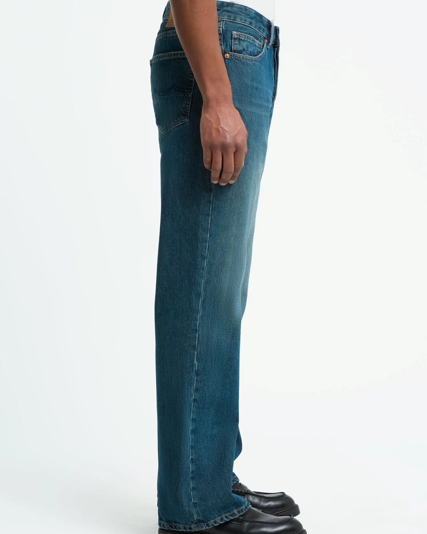 Kings of Indigo Herren vegan Schlanke Jeans Von Rajan In Braun – Ansicht 2