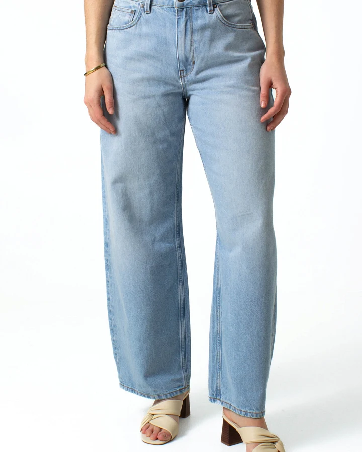 Kuyichi Damen vegan Jeans Lucy Loose Hellblau