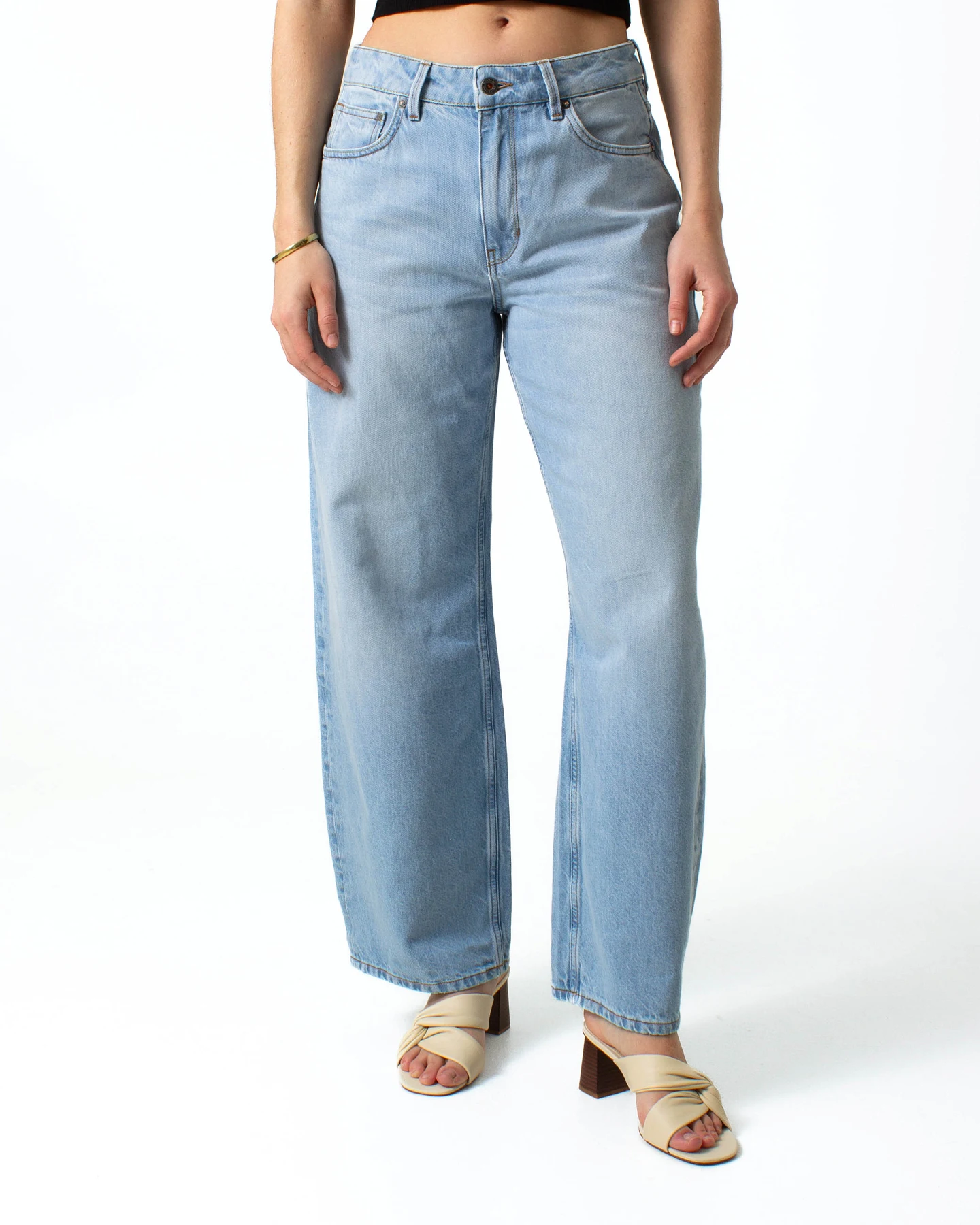 Kuyichi Damen vegan Jeans Lucy Loose Hellblau – Ansicht 2