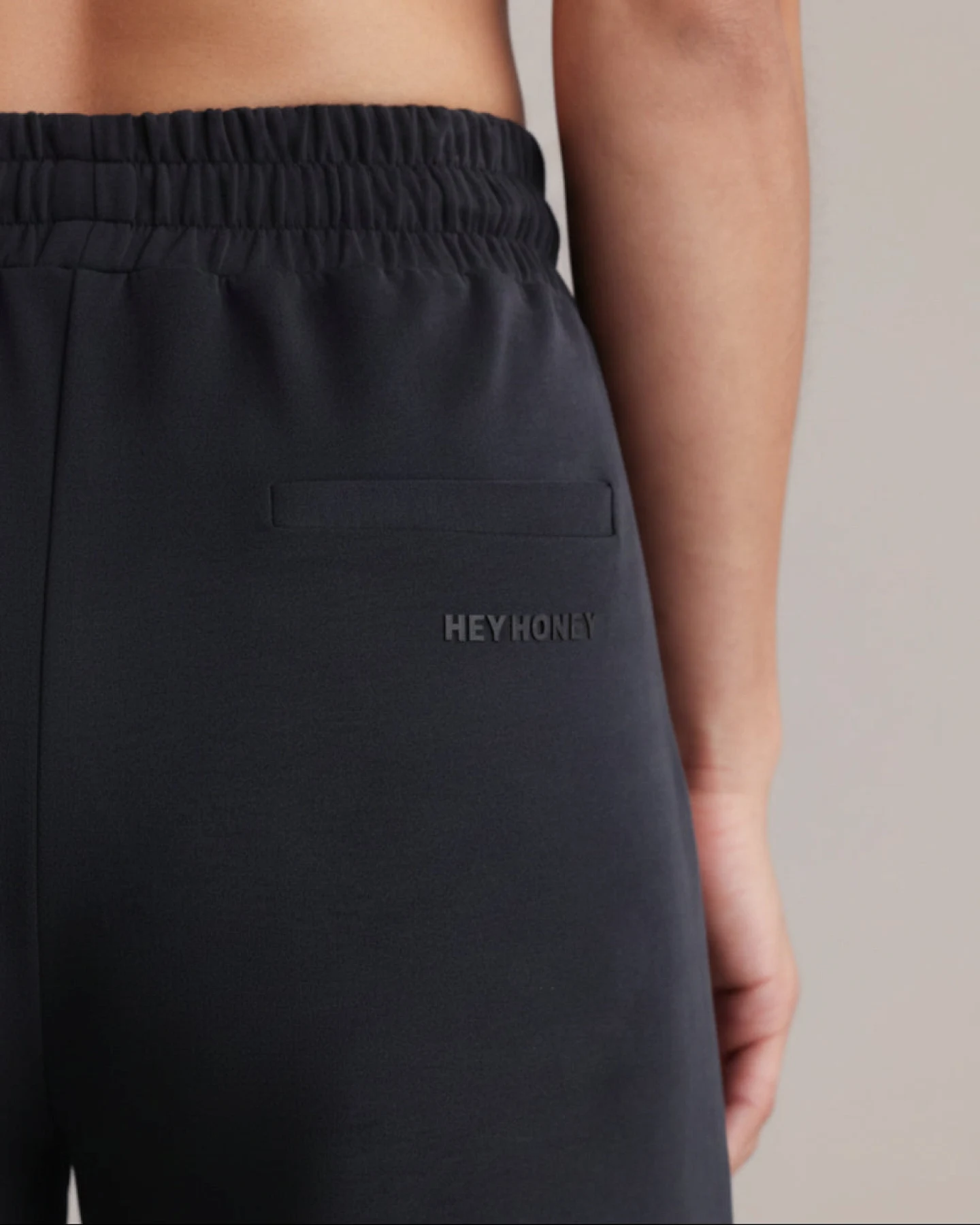 Hey Honey Lux Trackpants - Black L – Ansicht 5