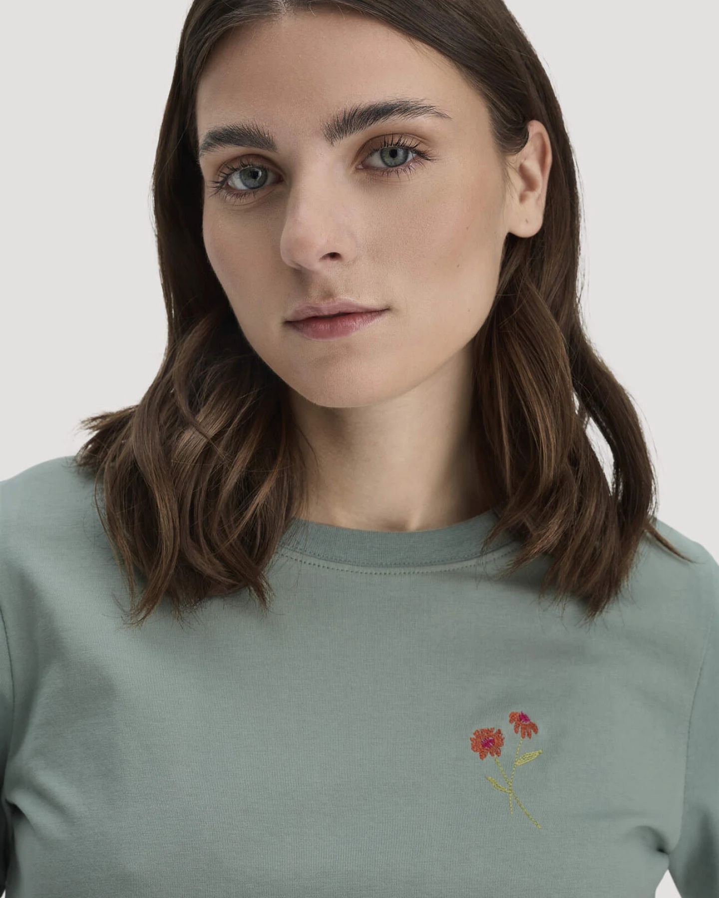 hessnatur Damen Print T-Shirt Relaxed aus Bio-Baumwolle - grün - Größe 48 – Ansicht 4
