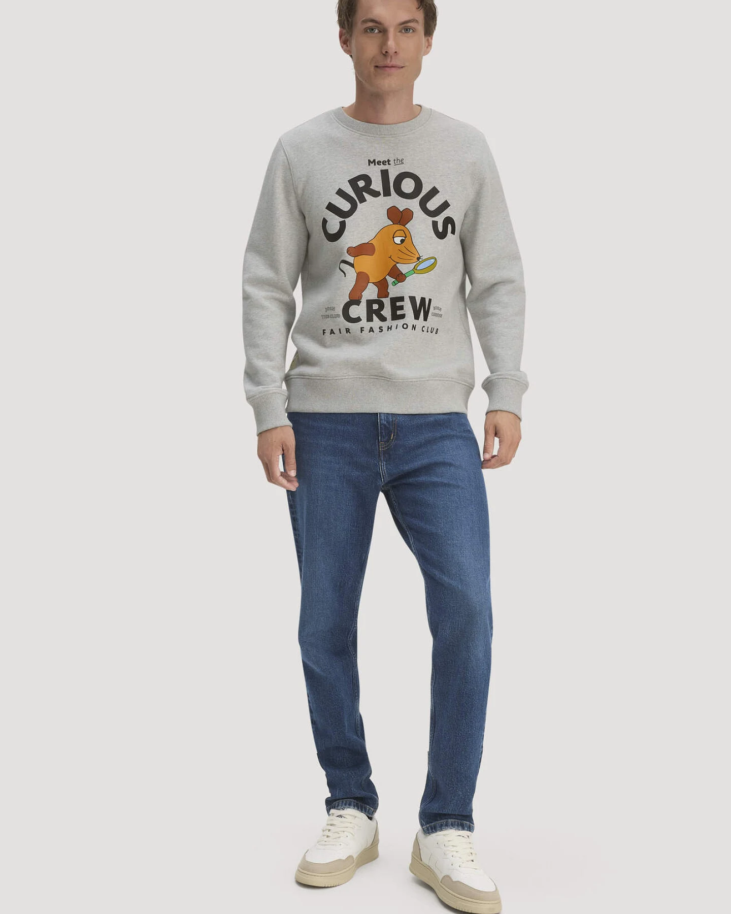 hessnatur Herren Sweatshirt DIE MAUS Regular aus Bio-Baumwolle mit recycelter Baumwolle - grau - Größe S – Ansicht 2