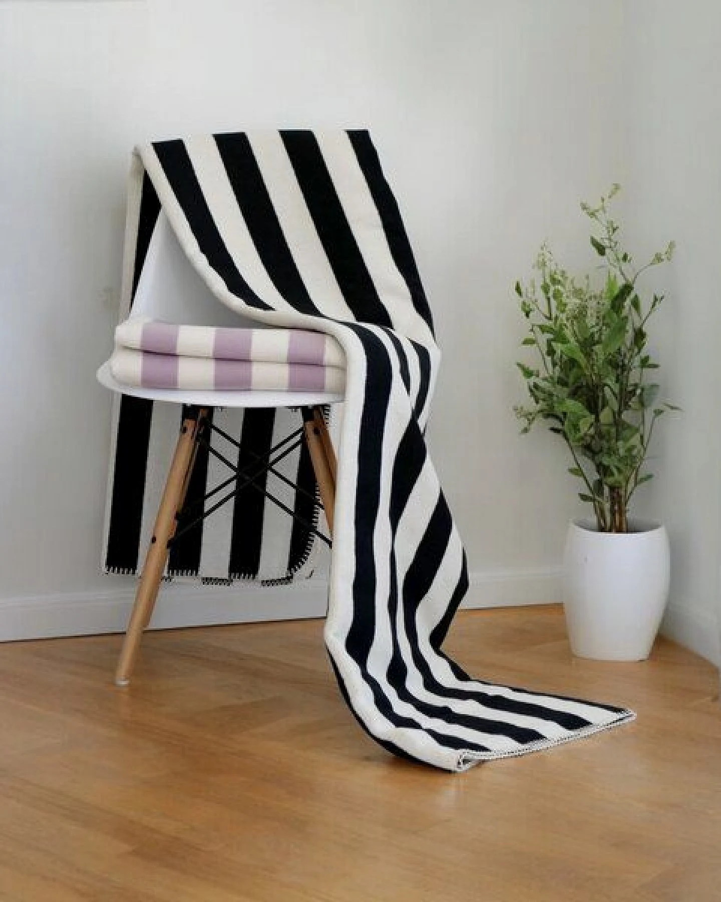 RIEMA Germany weiche Kuscheldecke aus hochwertiger Bio-Baumwolle SVEA - Made in Germany – Ansicht 2