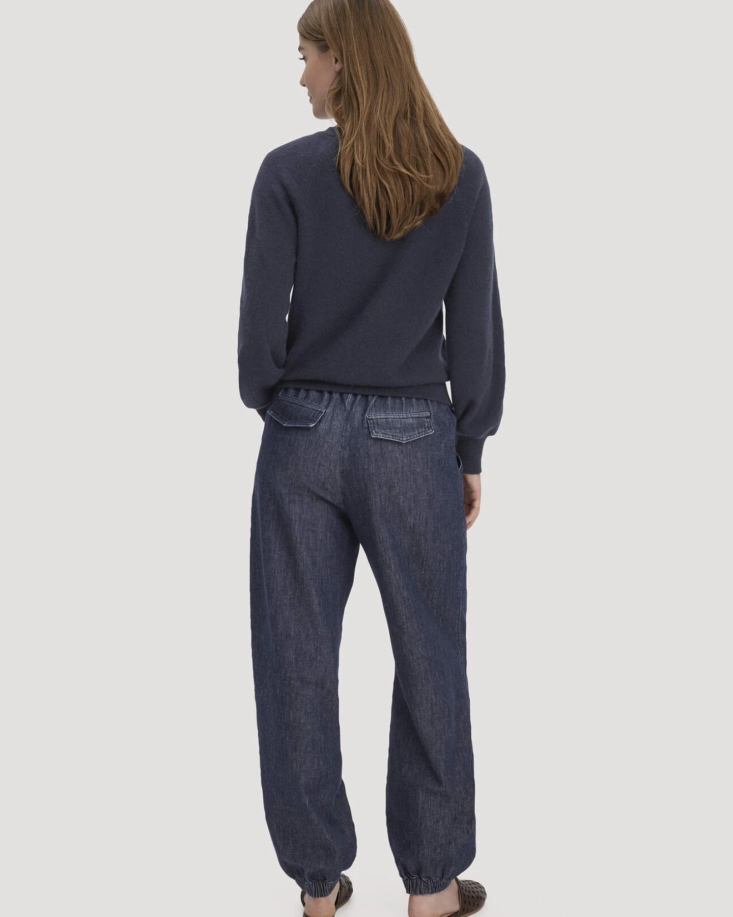 hessnatur Damen Jeans Soft Utility aus Bio-Denim mit Kapok - blau - Größe 36 – Ansicht 2