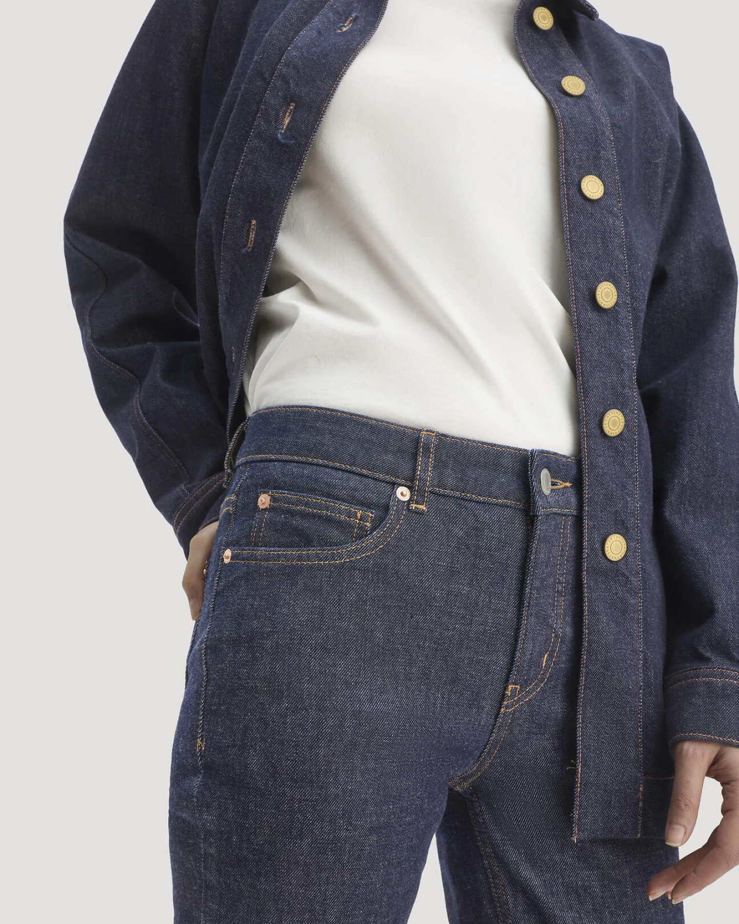 hessnatur Damen Jeans LEA Slim aus Bio-Baumwolle mit recycelter Baumwolle - blau - Größe 26/34 – Ansicht 4