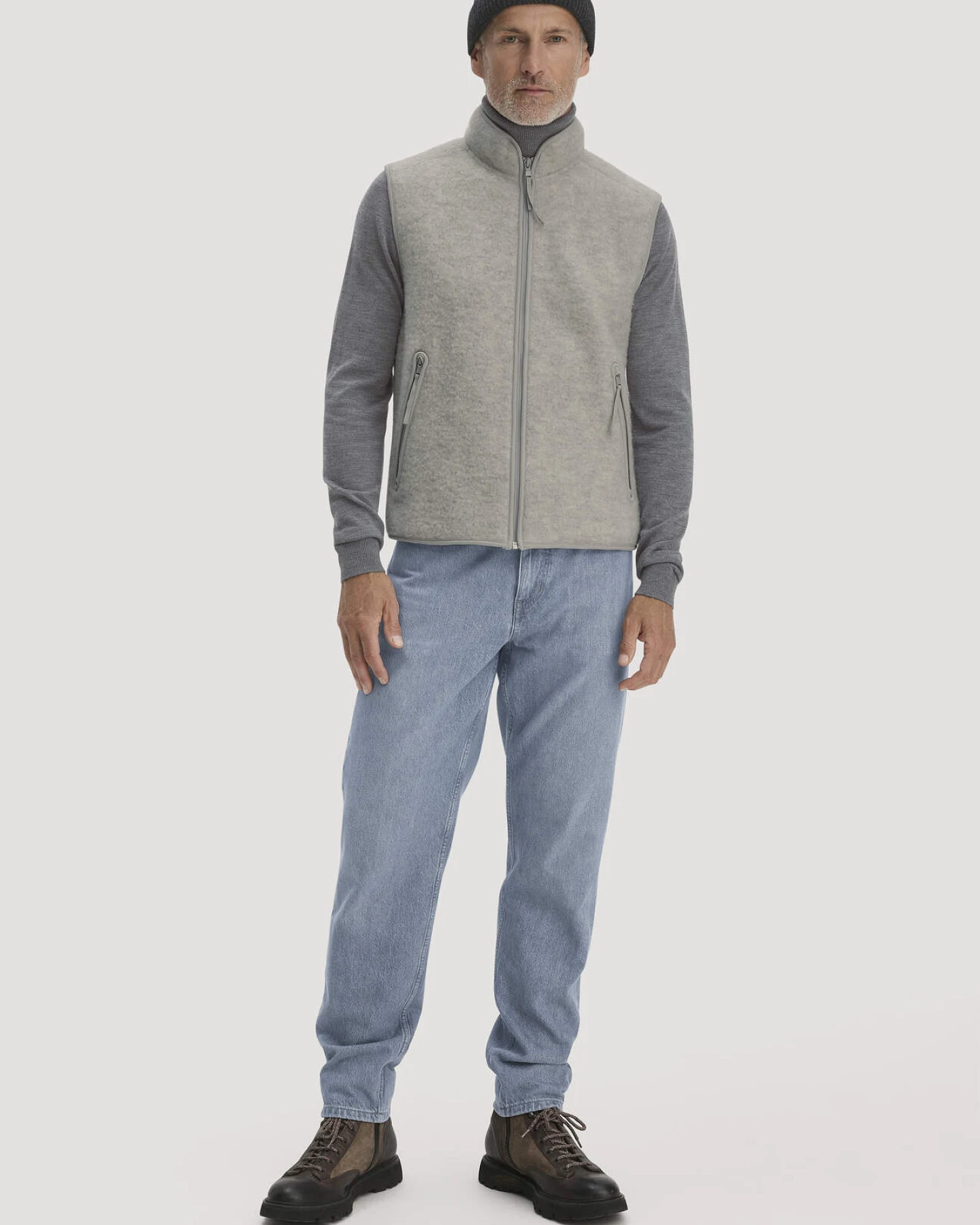 hessnatur Herren Wollfleece Weste Regular aus Bio-Merinowolle - grau - Größe 50 – Ansicht 2