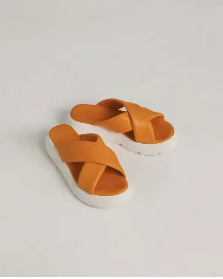 Addition Sustainable Apparel Cross Sandals aus Bio-Leder