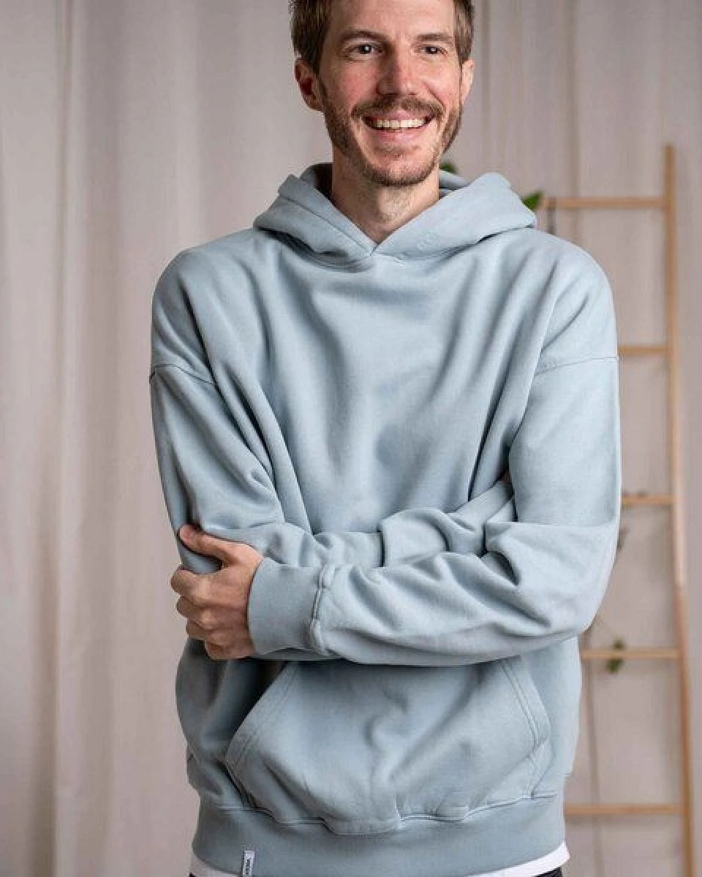 Vresh Clothing Vorest - Oversized, unisex Hoodie aus Biobaumwolle – Ansicht 2