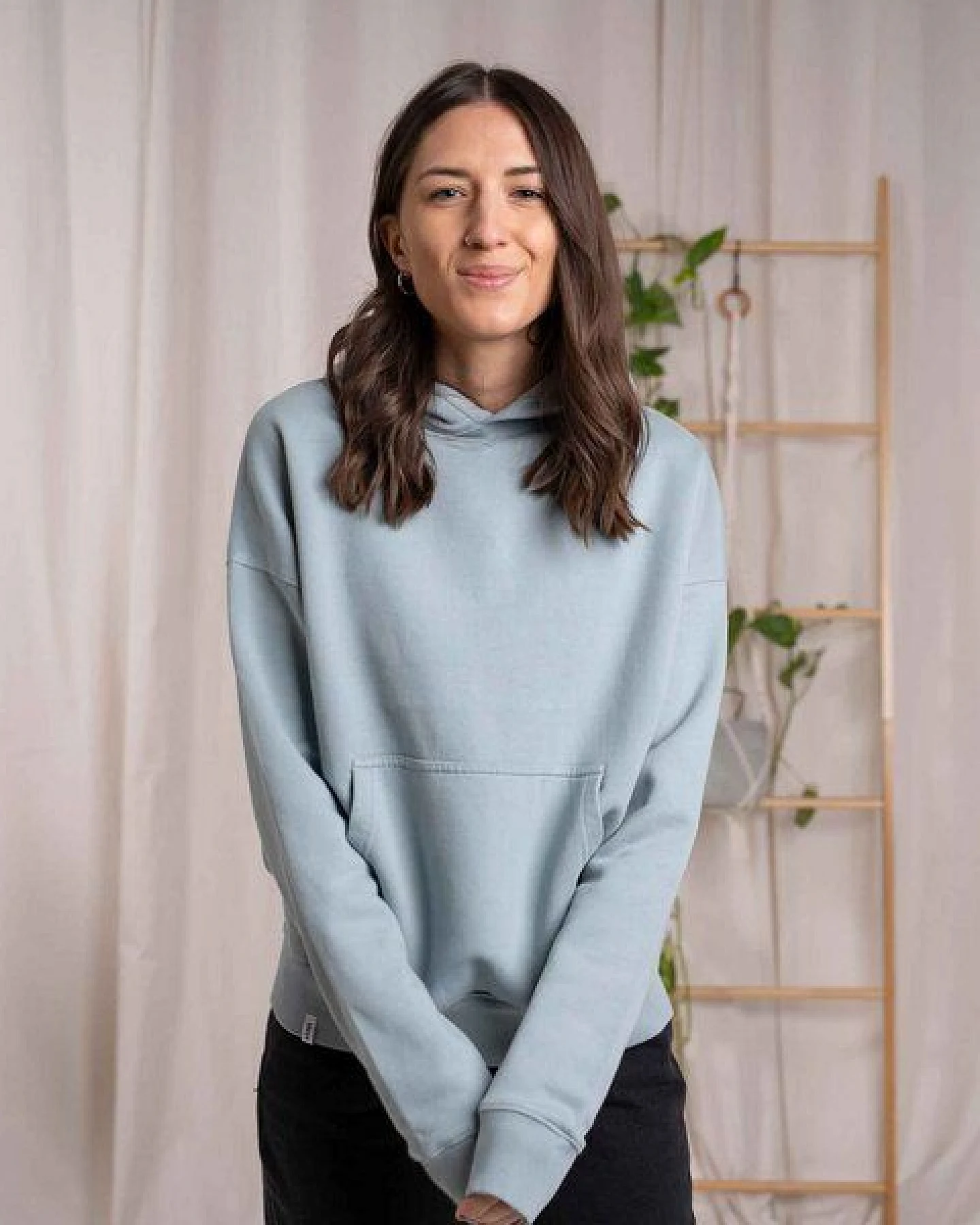 Vresh Clothing Vorest - Oversized, unisex Hoodie aus Biobaumwolle – Ansicht 3