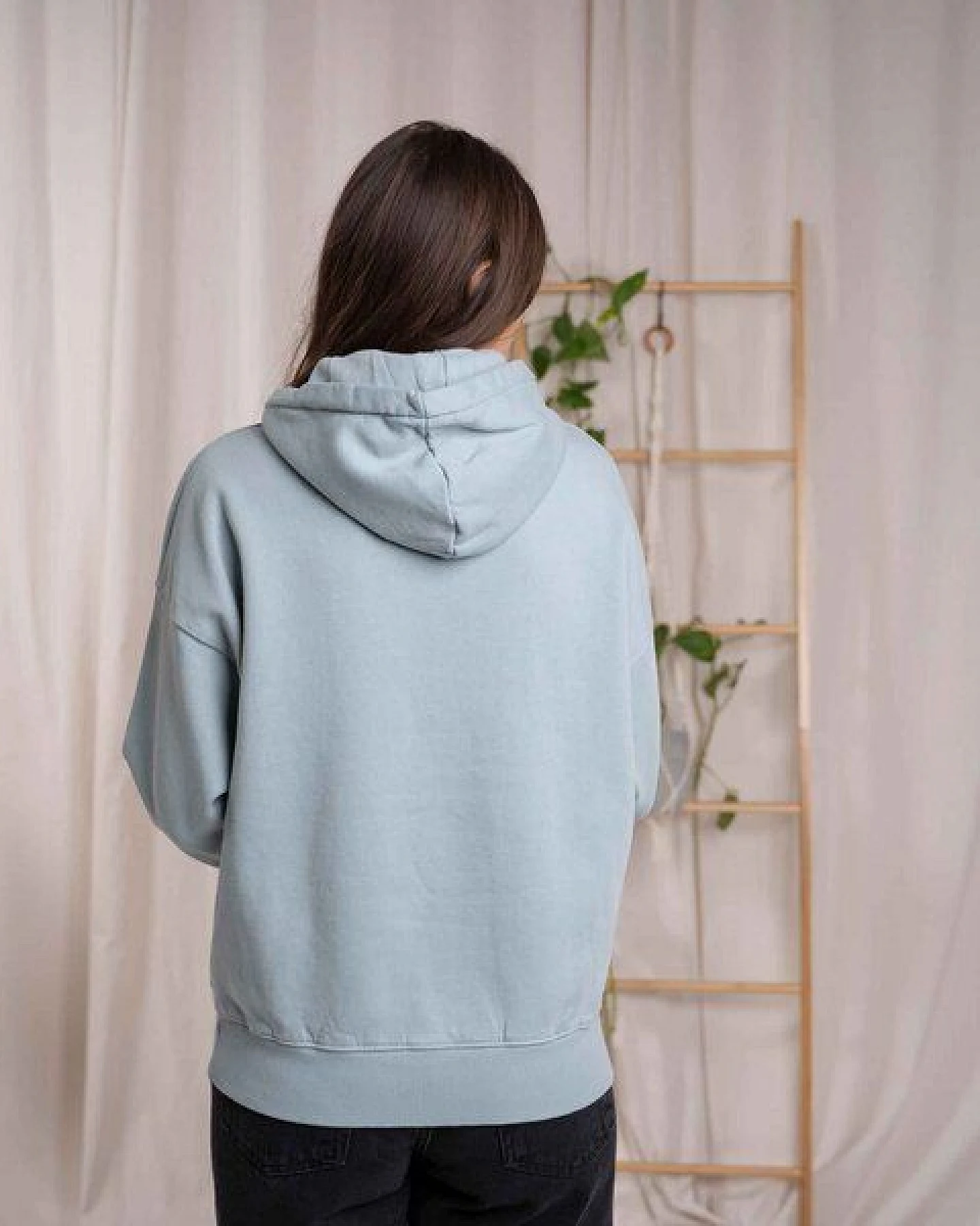 Vresh Clothing Vorest - Oversized, unisex Hoodie aus Biobaumwolle – Ansicht 4