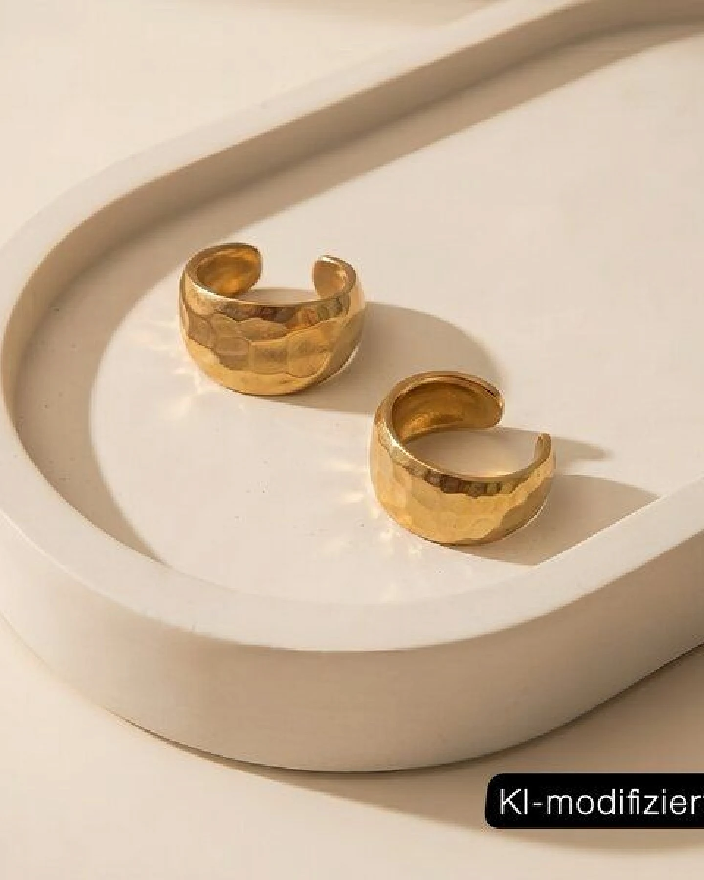 ELEKTROPULLI Größenverstellbarer Hammered Ring – Ansicht 2