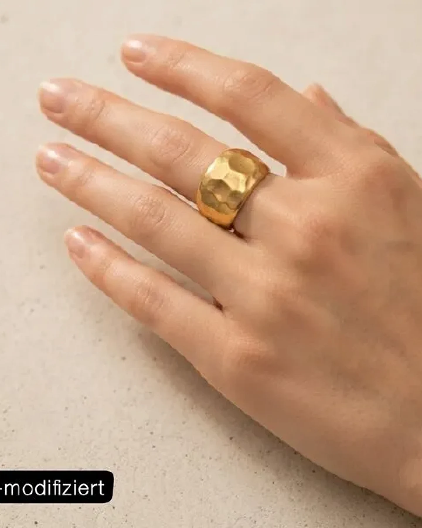 ELEKTROPULLI Größenverstellbarer Hammered Ring – Ansicht 3