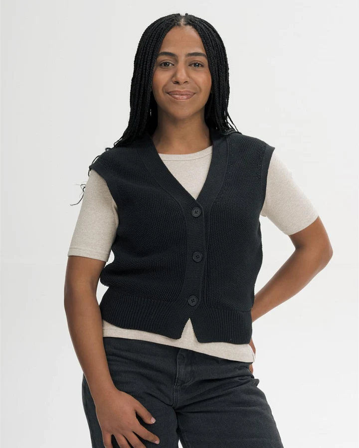 Produktseite: Rippstrick Weste Modell: Bhoja
